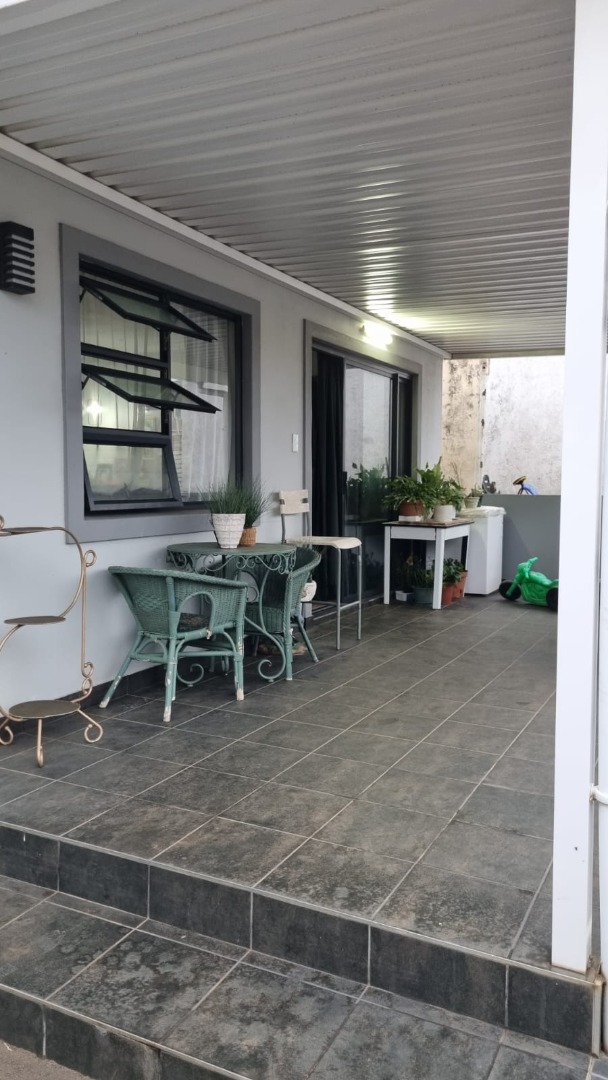 2 Bedroom House To Rent in Bluff RE/MAX™ of Southern Africa