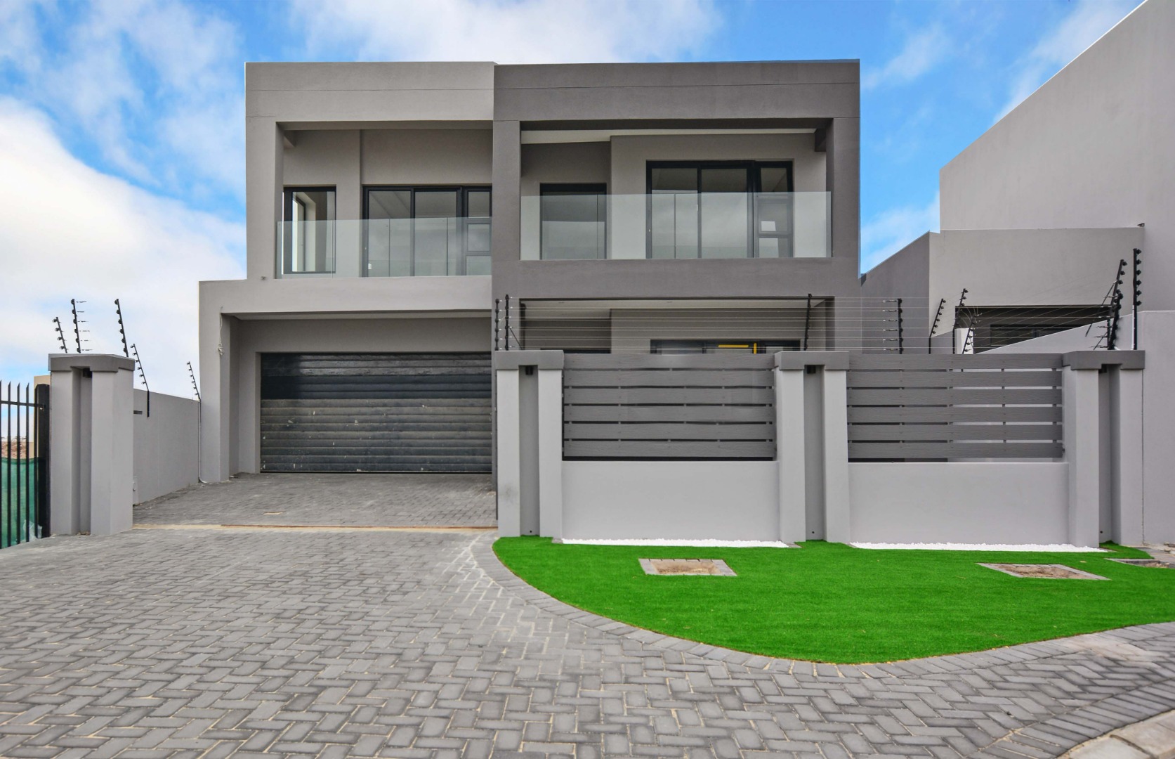 5 Bedroom House For Sale in Sandown RE/MAX™ of Southern Africa