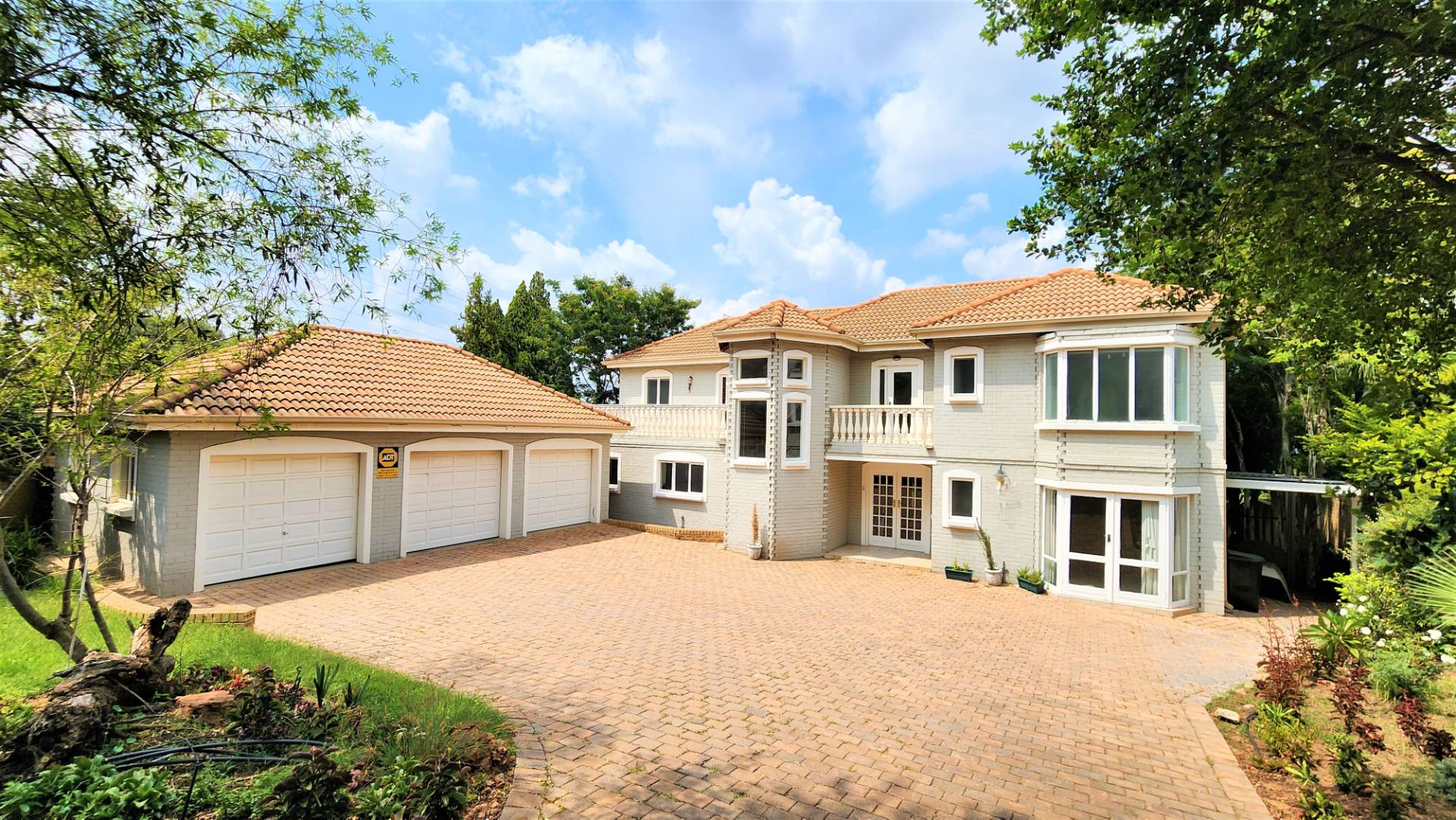 5 Bedroom House For Sale in Dainfern Golf Estate RE/MAX™ of Southern