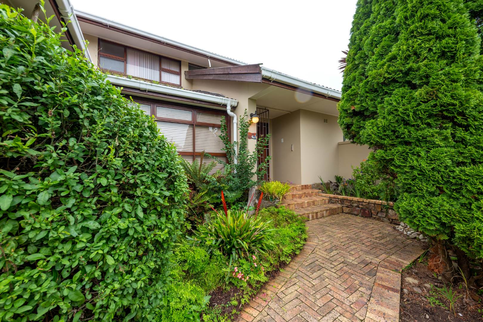 6 Bedroom House For Sale in Dormehls Drift RE/MAX™ of Southern Africa