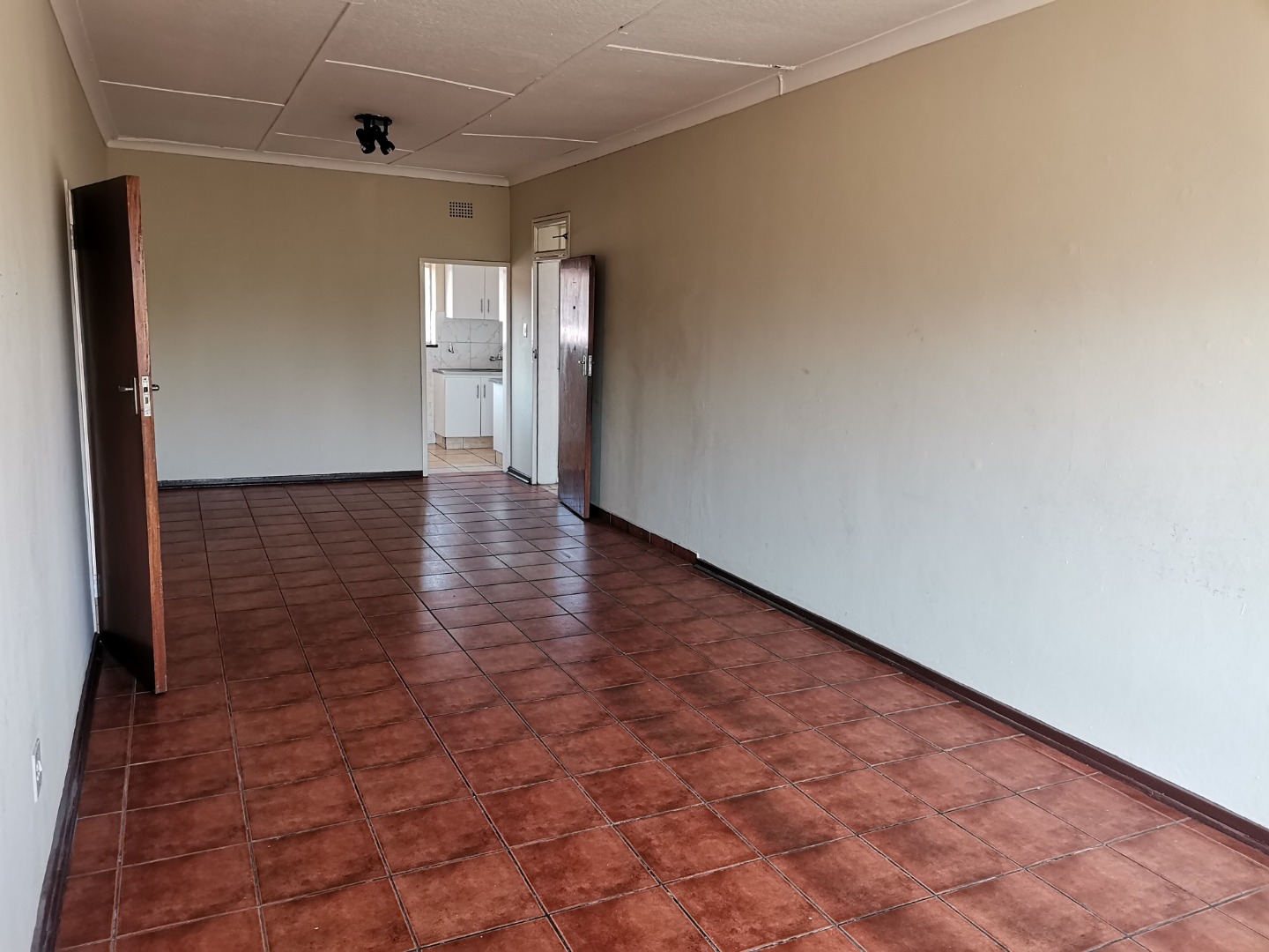 2 Bedroom Apartment / Flat To Rent in Greenhills RE/MAX™ of Southern Africa