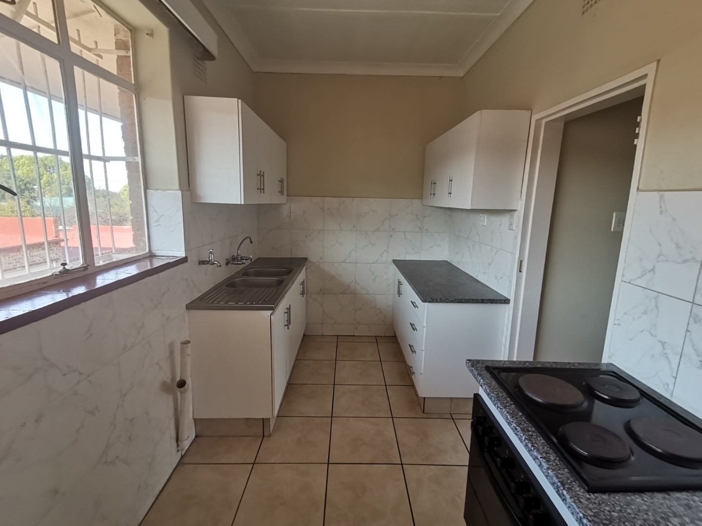 2 Bedroom Apartment / Flat To Rent in Greenhills RE/MAX™ of Southern Africa