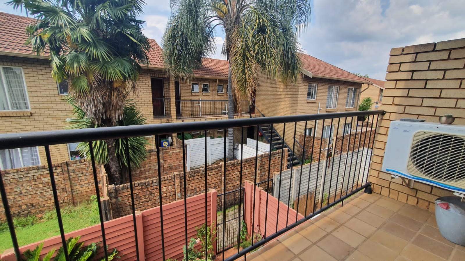 2 Bedroom Apartment / Flat To Rent in Willow Park Manor RE/MAX™ of