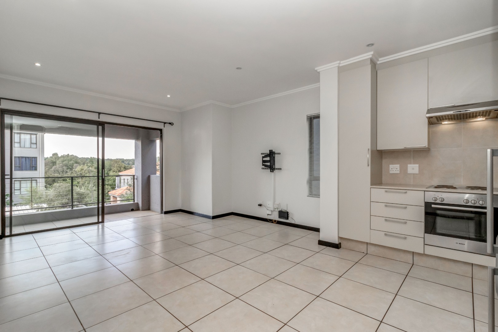 1 Bedroom Apartment / Flat For Sale in Lonehill RE/MAX™ of Southern Africa