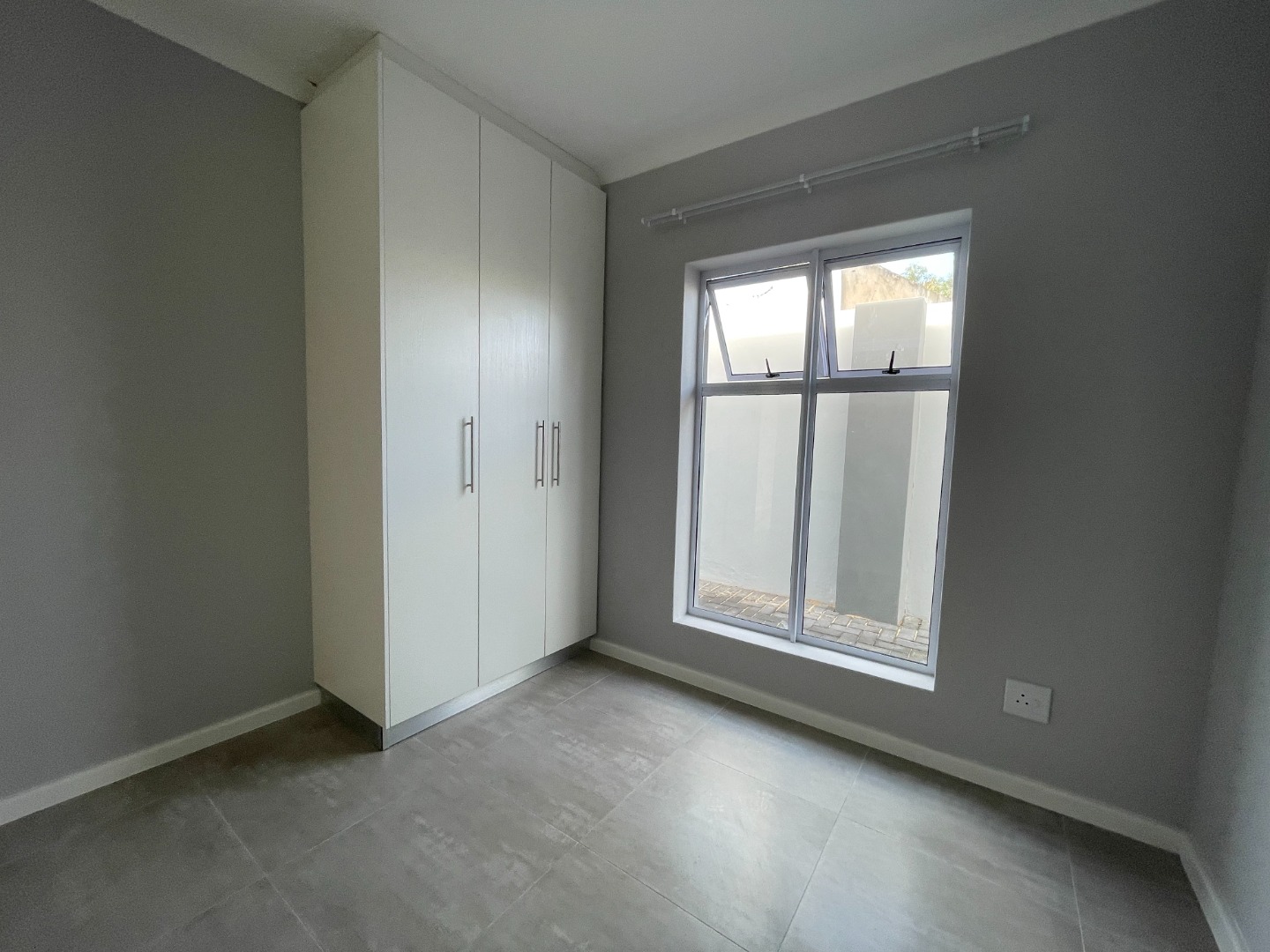 3 Bedroom Townhouse To Rent in Overbaakens RE/MAX™ of Southern Africa