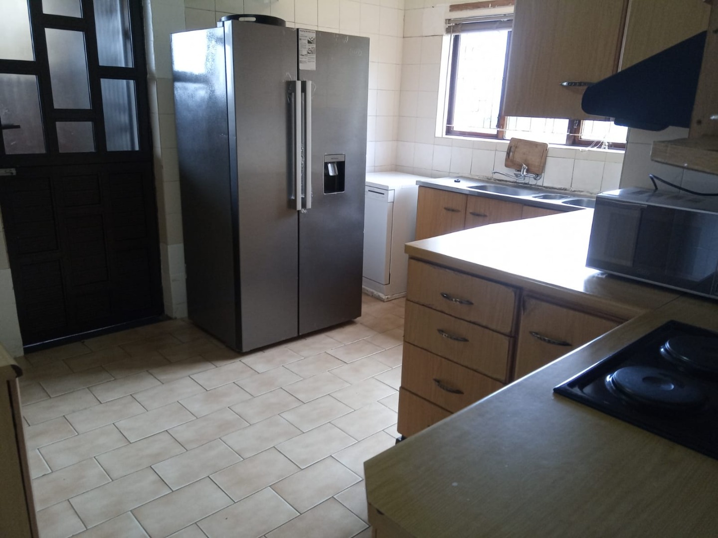 3 Bedroom House For Sale in Burlington Heights RE/MAX™ of Southern Africa