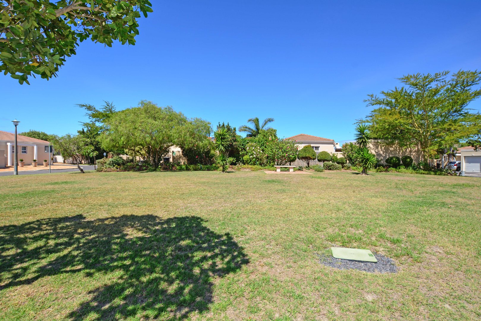 2 Bedroom House For Sale in Sunningdale RE/MAX™ of Southern Africa