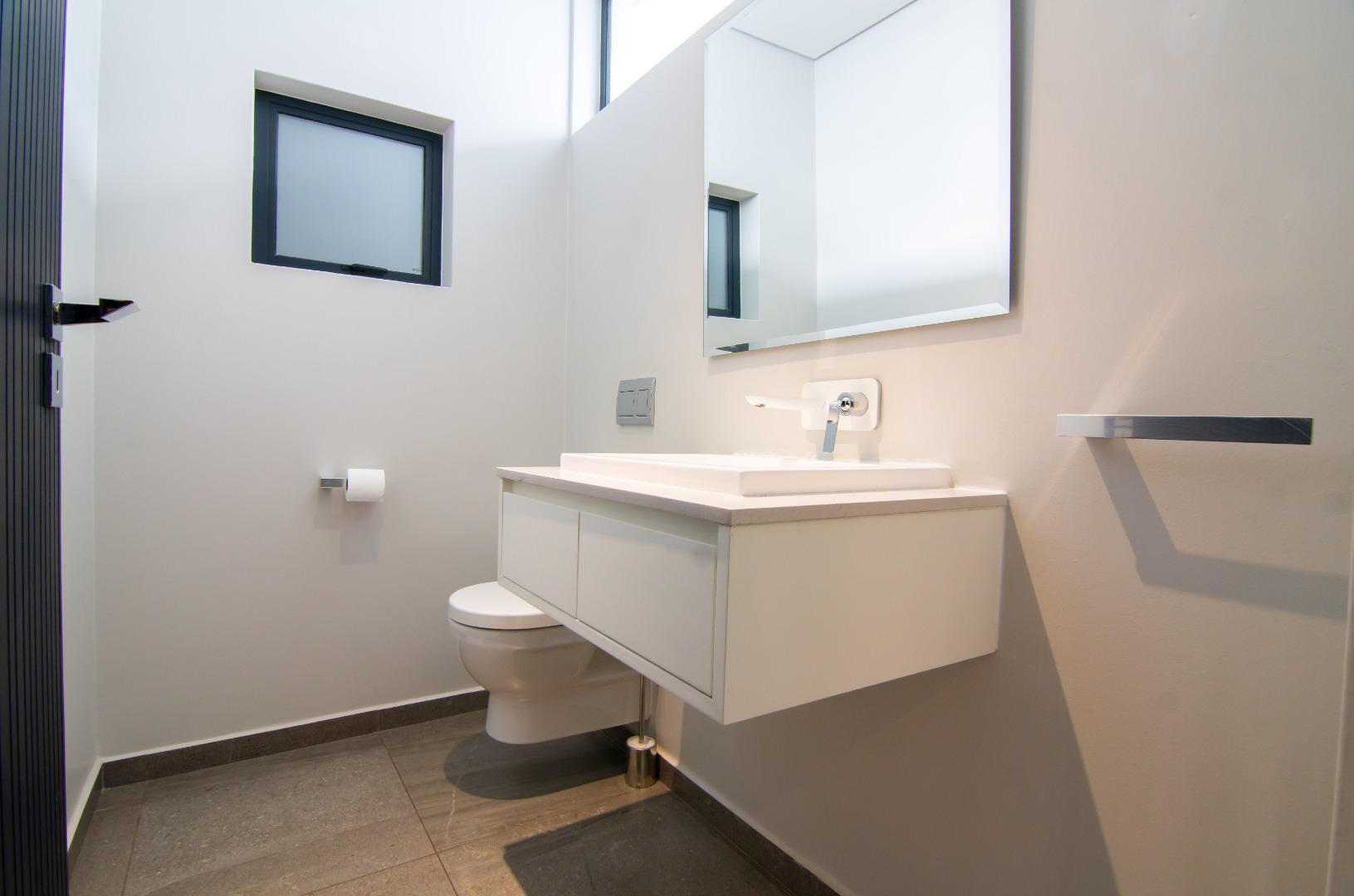 2 Bedroom Apartment / Flat To Rent in Dunkeld West RE/MAX™ of