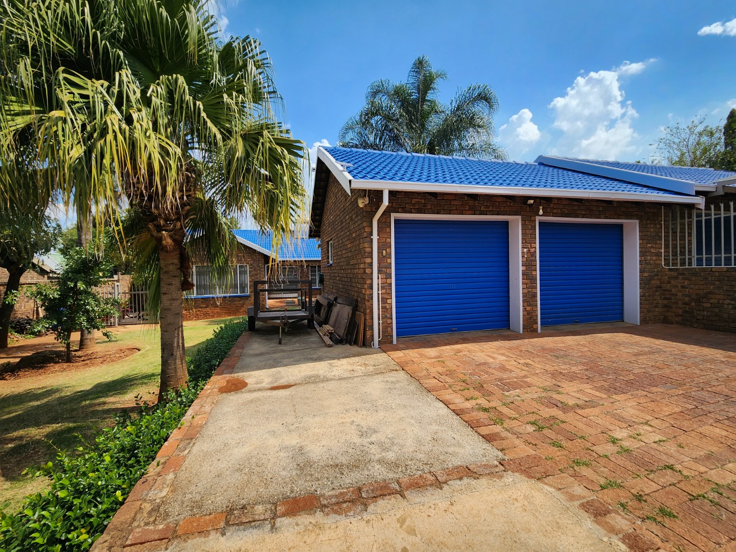 4 Bedroom House For Sale in Val De Grace RE/MAX™ of Southern Africa