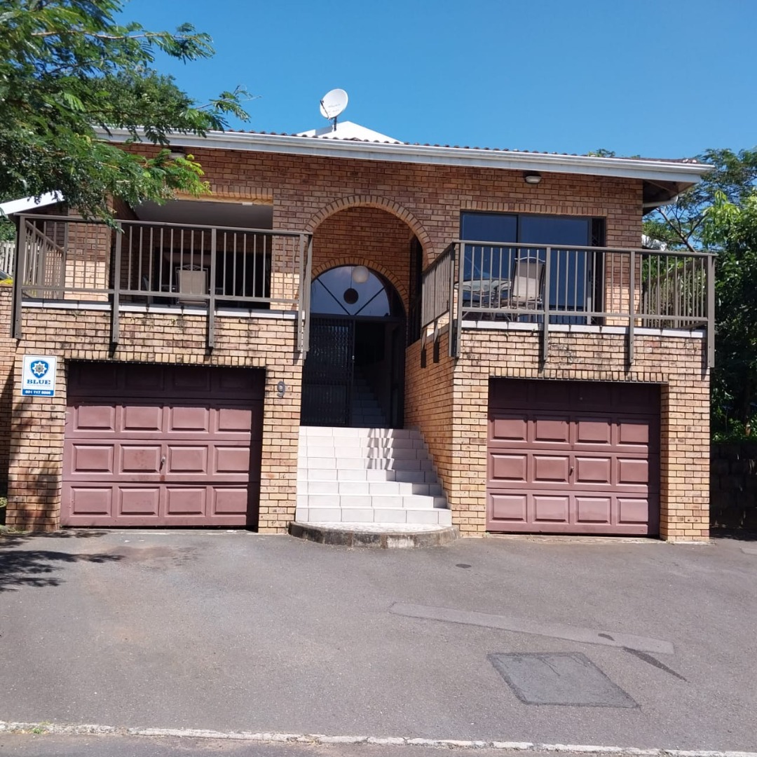 3 Bedroom Townhouse For Sale in Amanzimtoti RE/MAX™ of Southern Africa