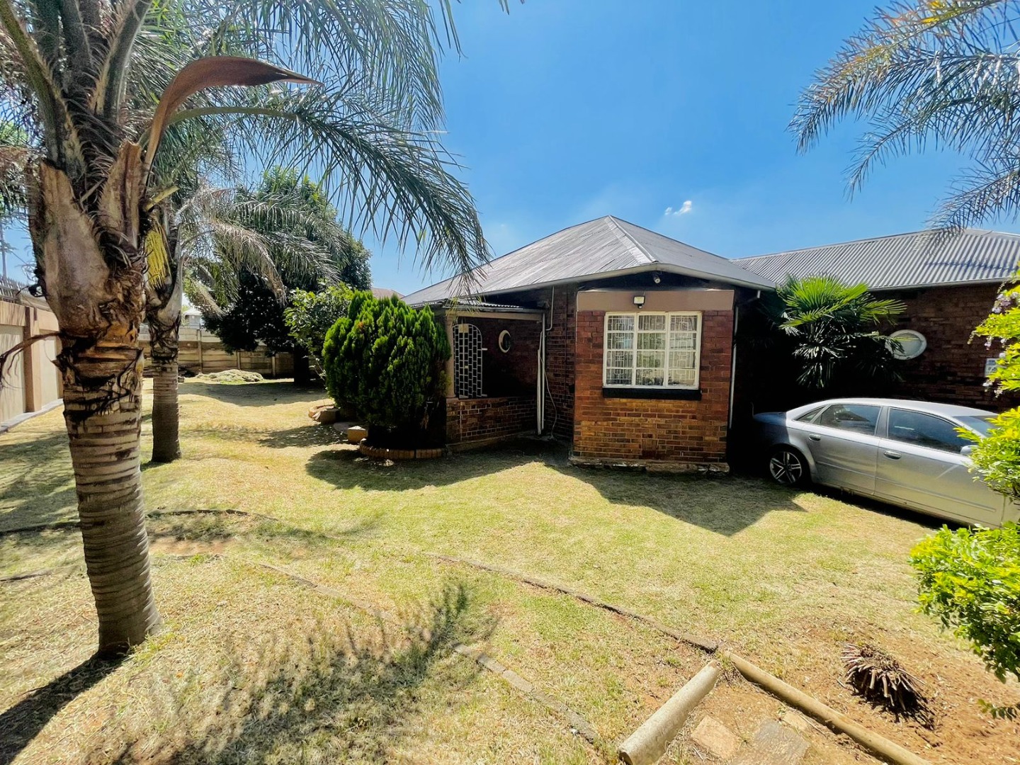 3 Bedroom House For Sale in Kenilworth RE/MAX™ of Southern Africa