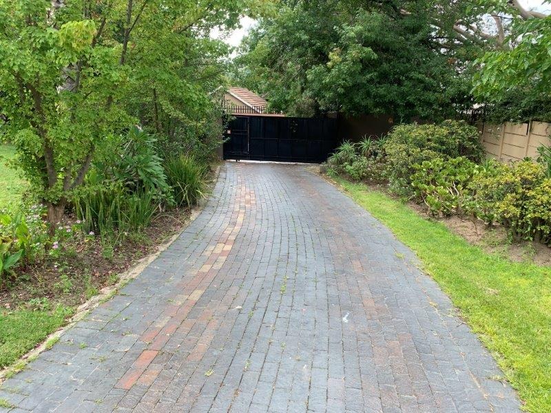 5 Bedroom House To Rent in North Riding RE/MAX™ of Southern Africa