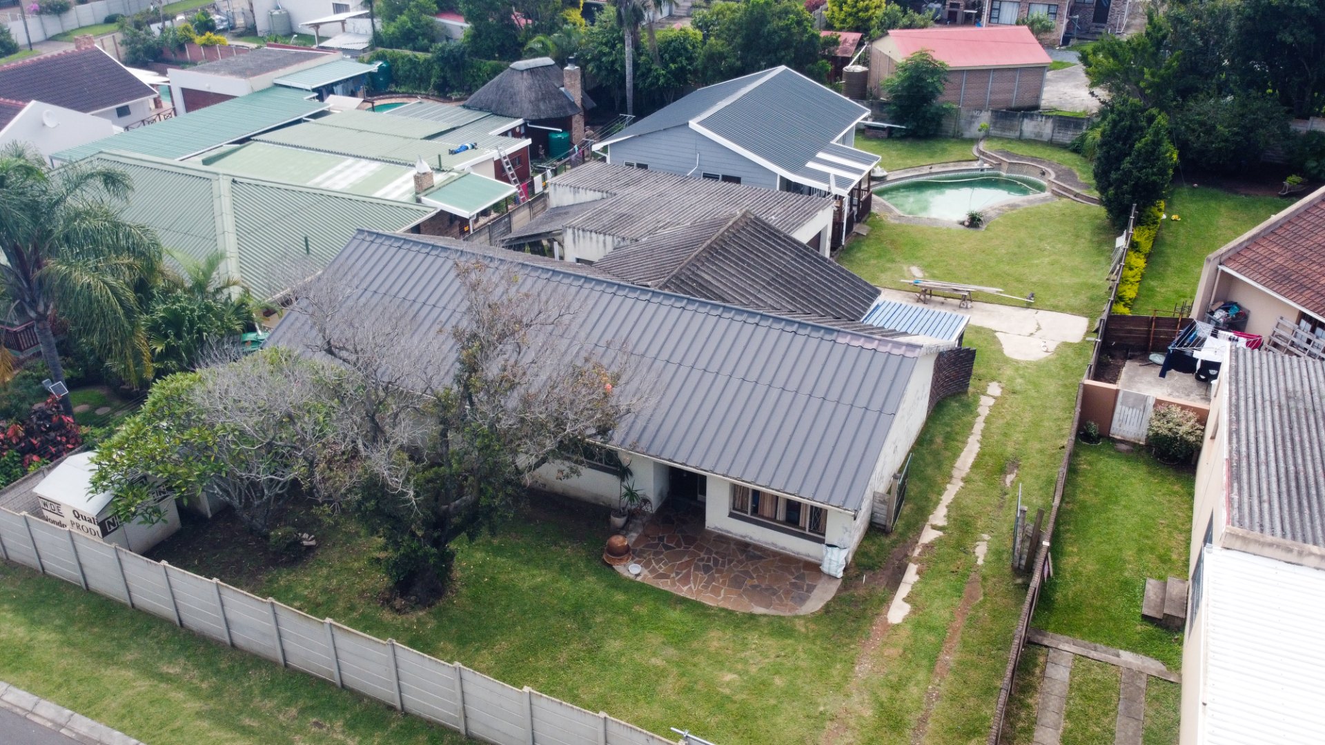 5 Bedroom House For Sale in Gonubie RE/MAX™ of Southern Africa