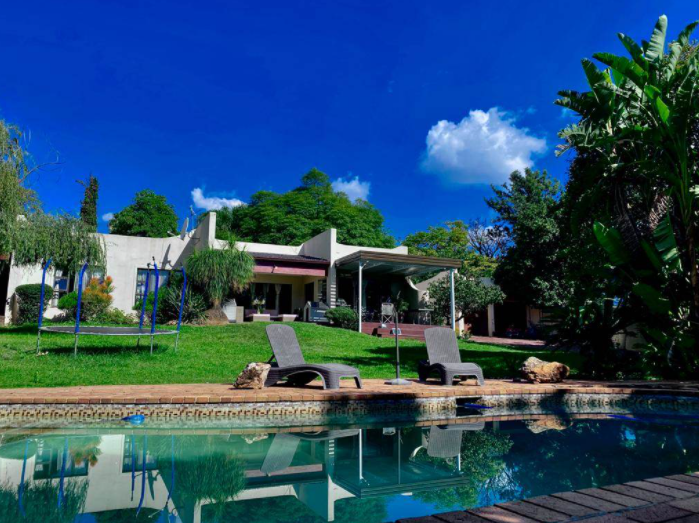 4 Bedroom House To Rent in Gallo Manor RE/MAX™ of Southern Africa