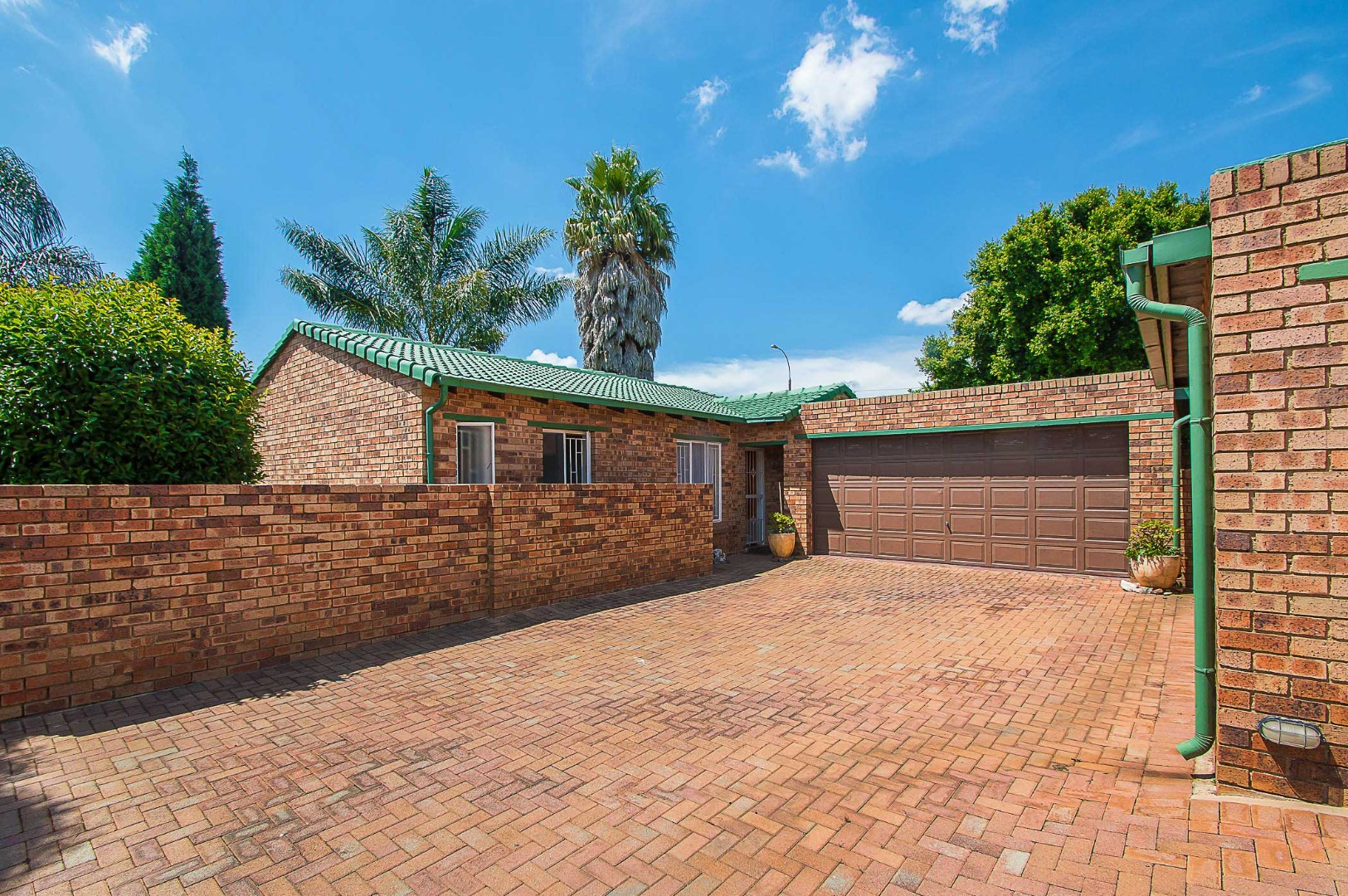 Property for sale in Florida Glen RE/MAX™ of Southern Africa