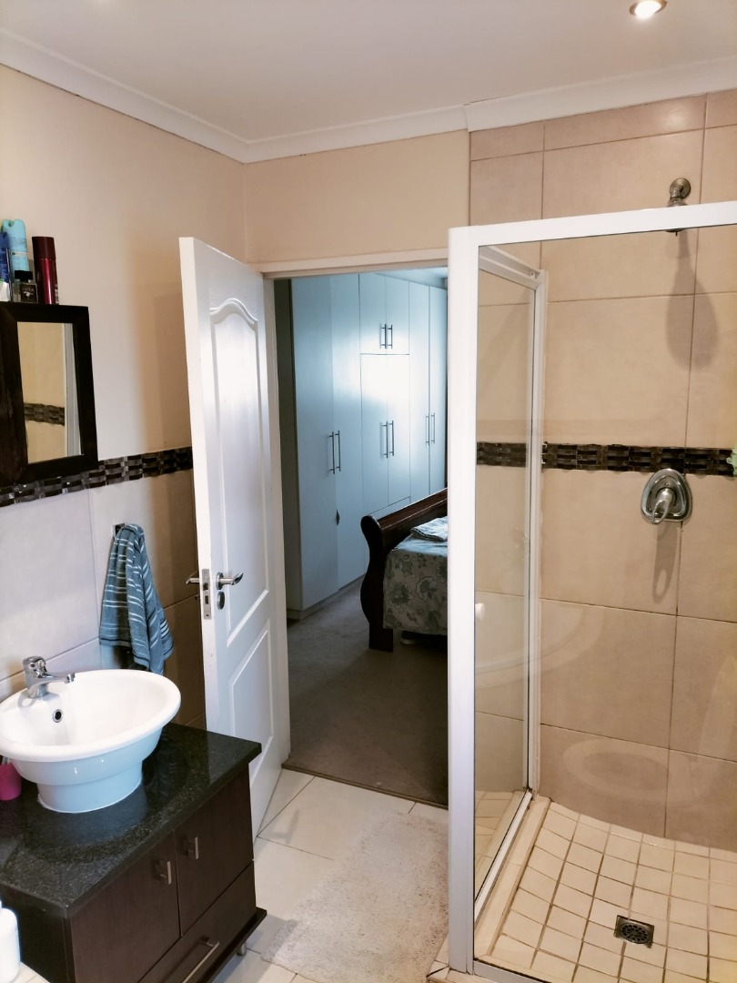 4 Bedroom Townhouse For Sale in Lorraine RE/MAX™ of Southern Africa