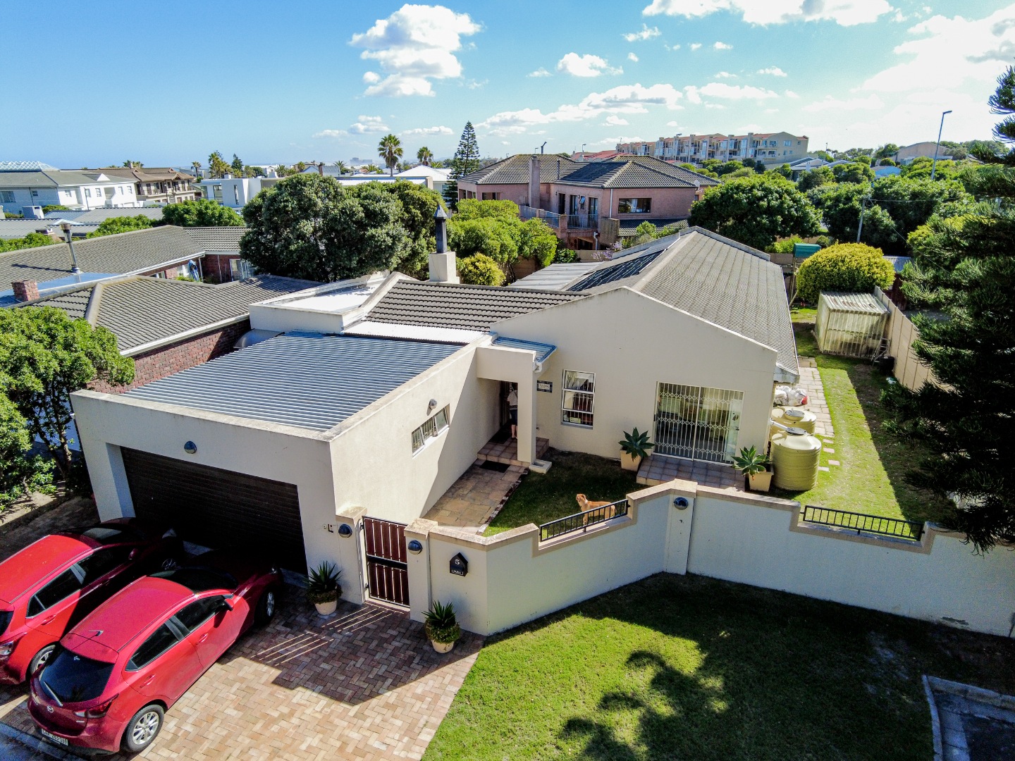 RE/MAX Property Centre