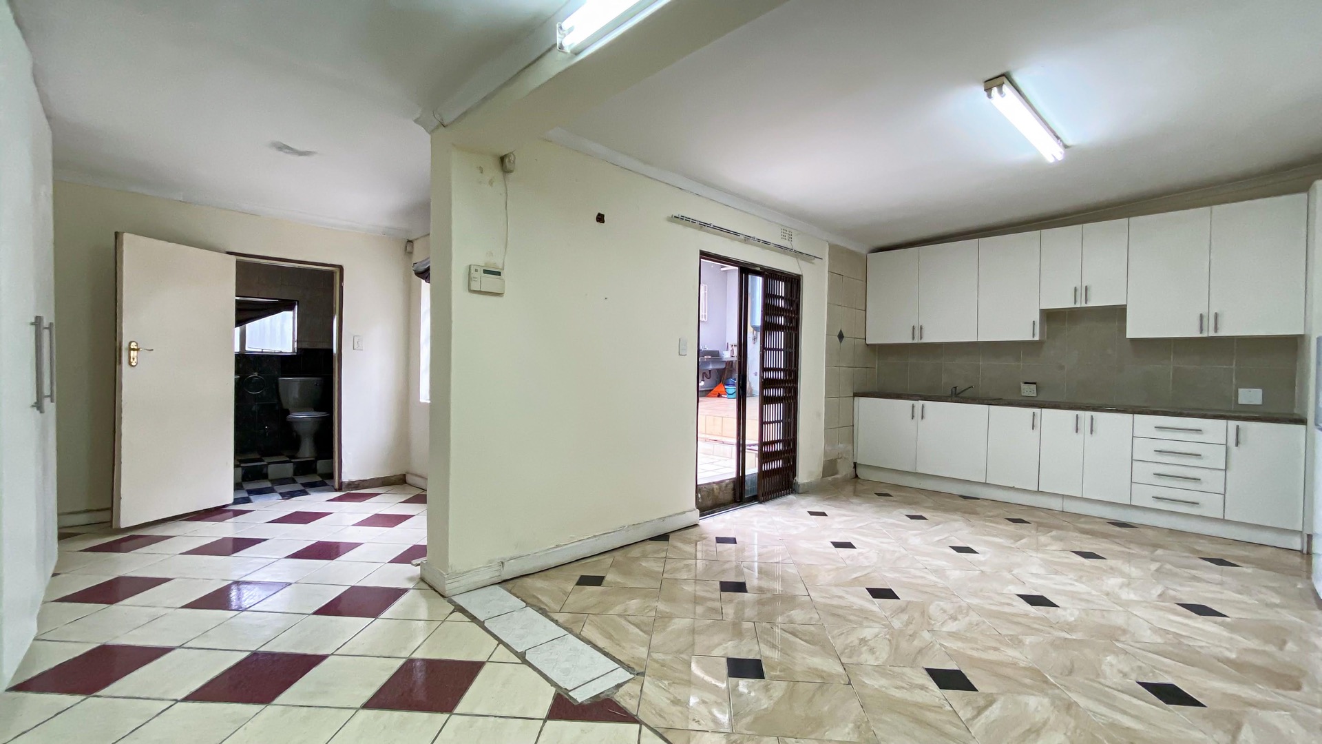 7 Bedroom House For Sale in Auckland Park RE/MAX™ of Southern Africa