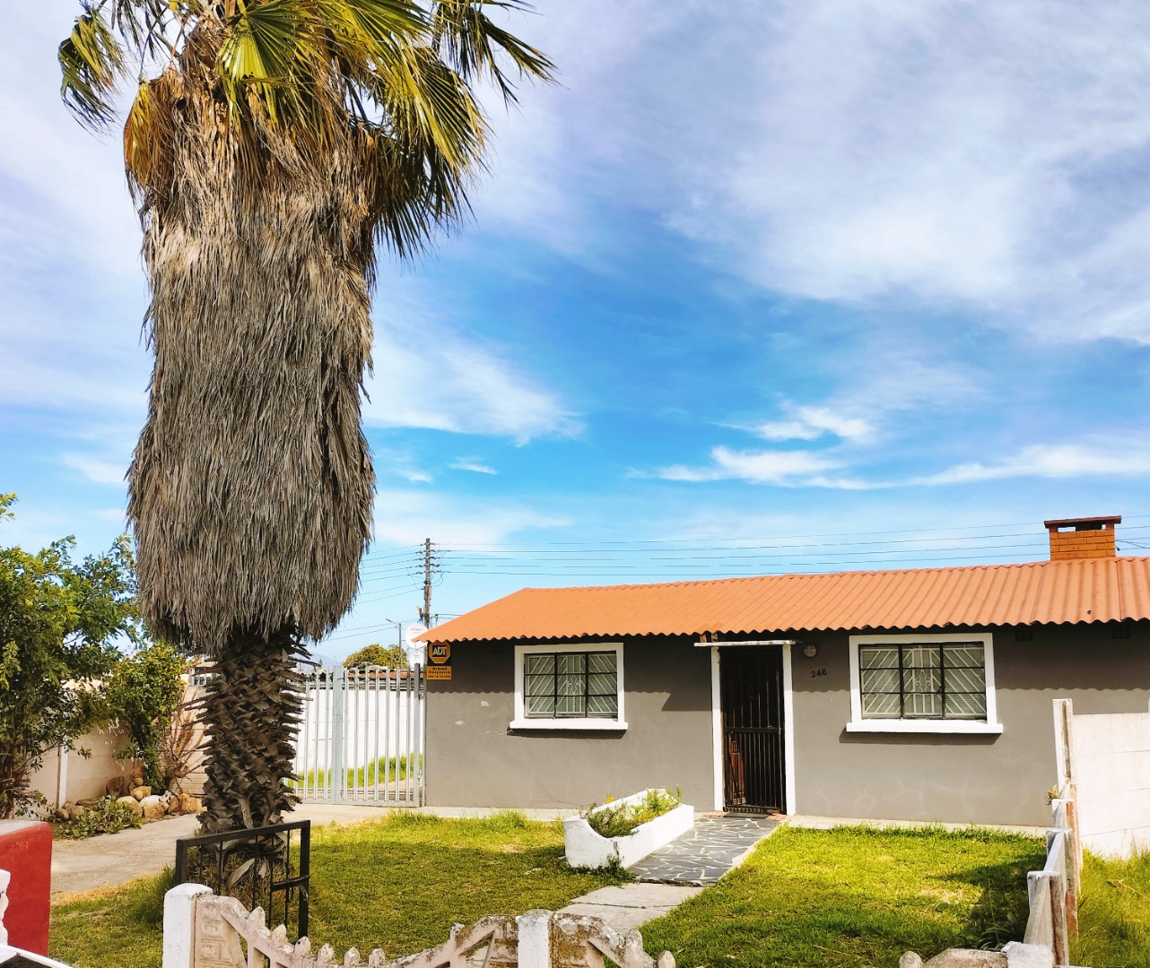 3 Bedroom House For Sale in Bonteheuwel RE/MAX™ of Southern Africa