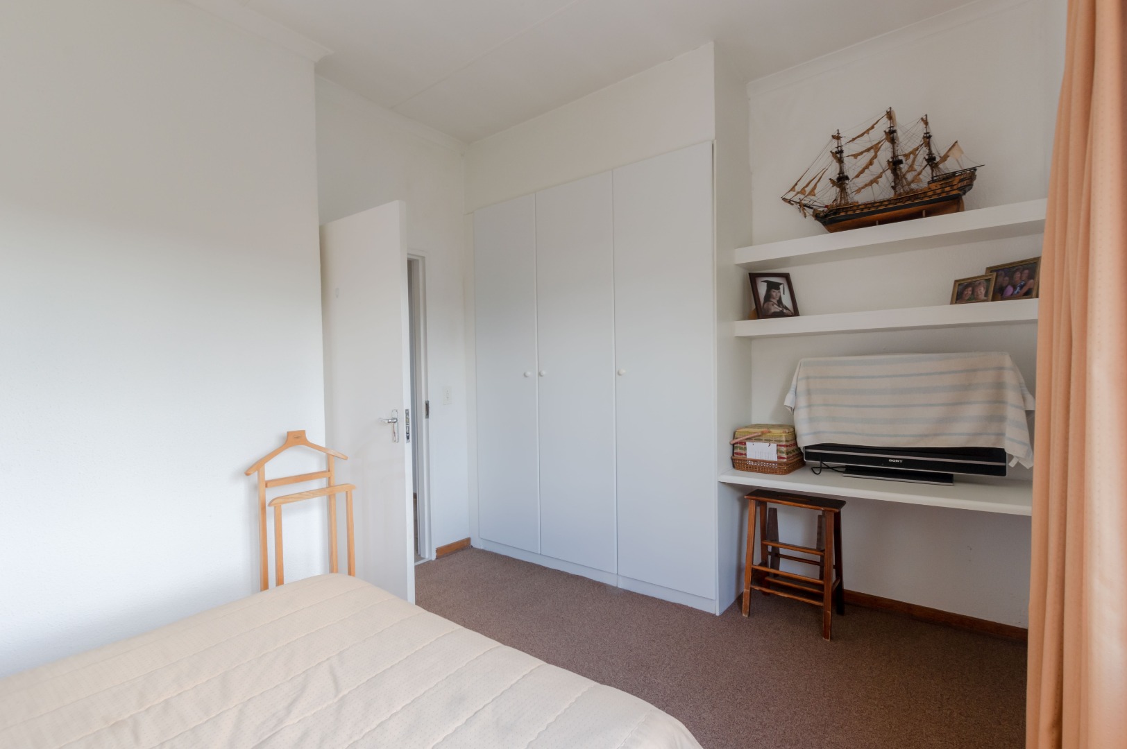 3 Bedroom House For Sale in Dowerglen Ext 3 RE/MAX™ of Southern Africa