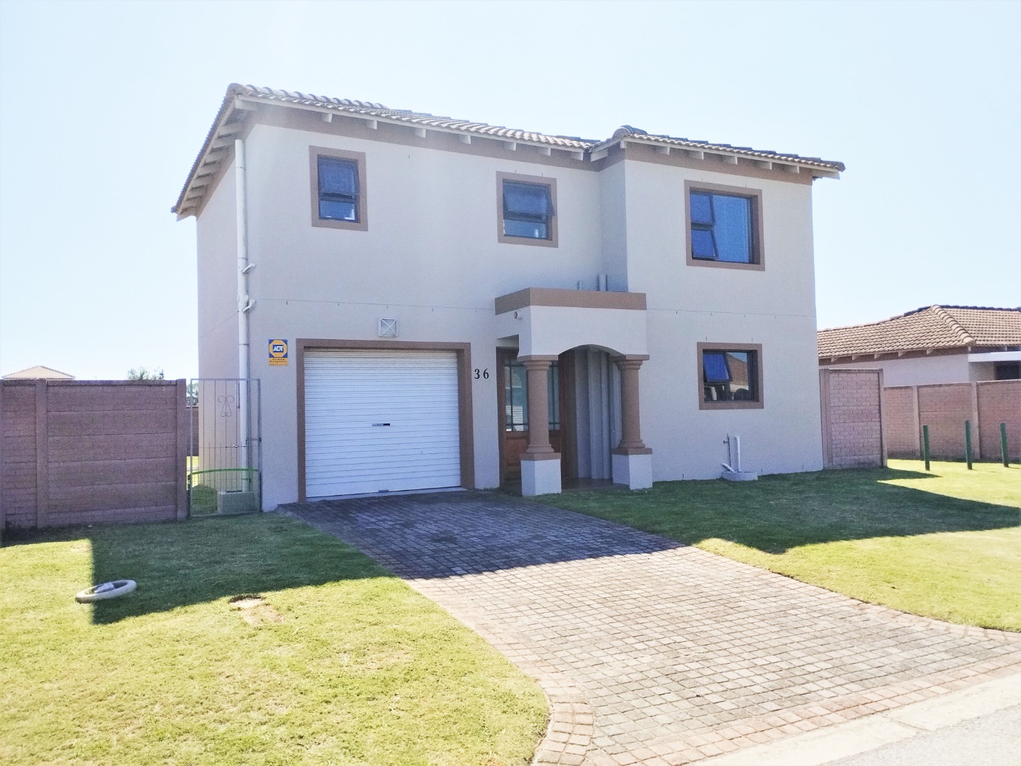 3 Bedroom House For Sale in Parsonsvlei RE/MAX™ of Southern Africa