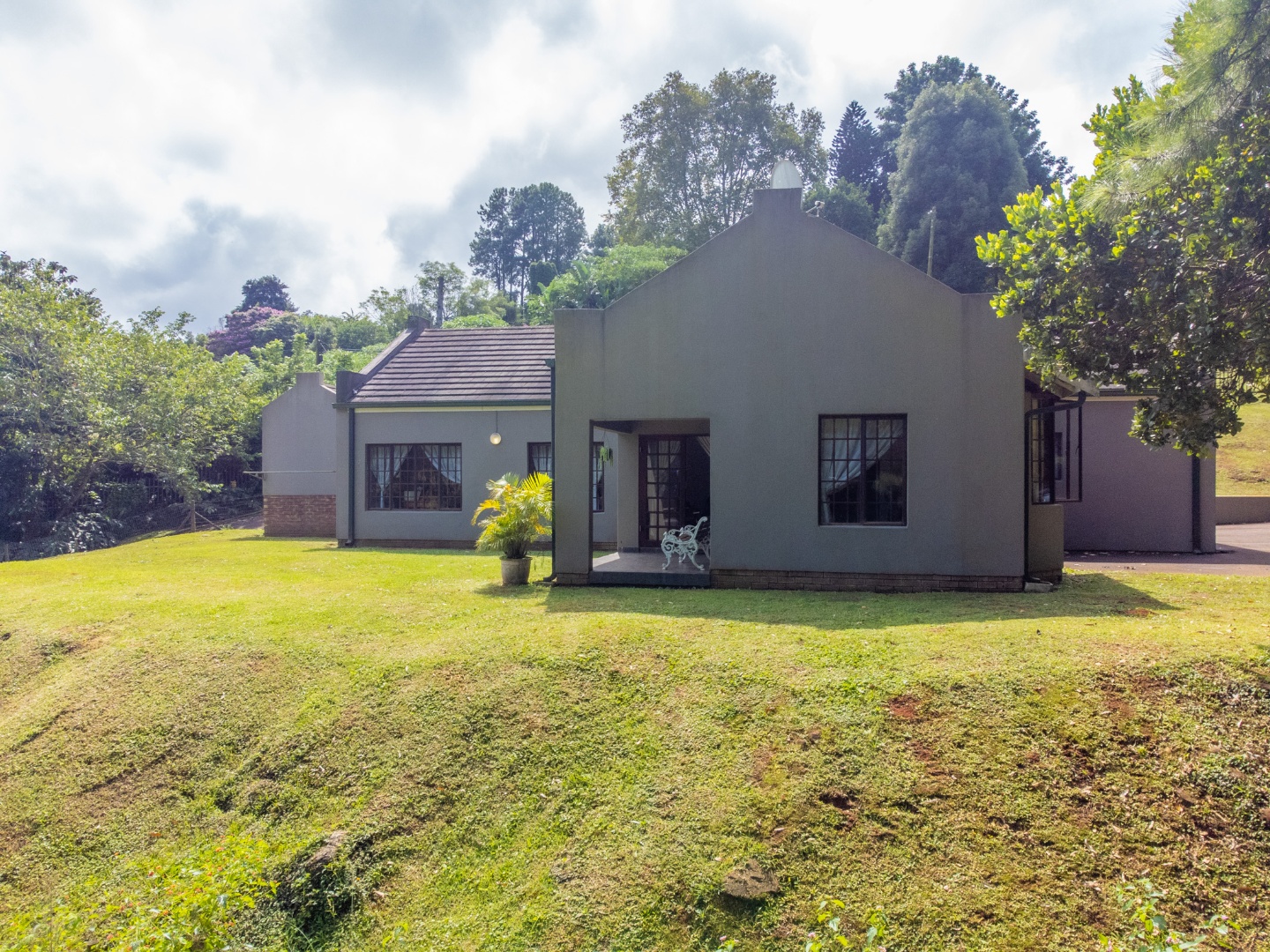 2 Bedroom House For Sale in Hillcrest Park RE/MAX™ of Southern Africa