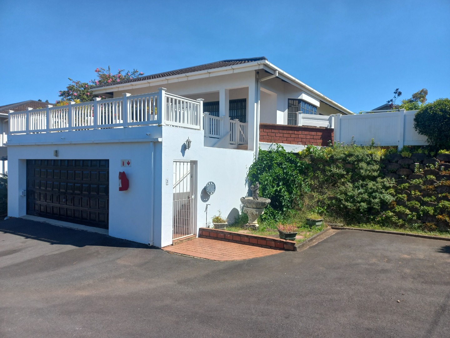 3 Bedroom Townhouse For Sale in Manaba Beach RE/MAX™ of Southern Africa