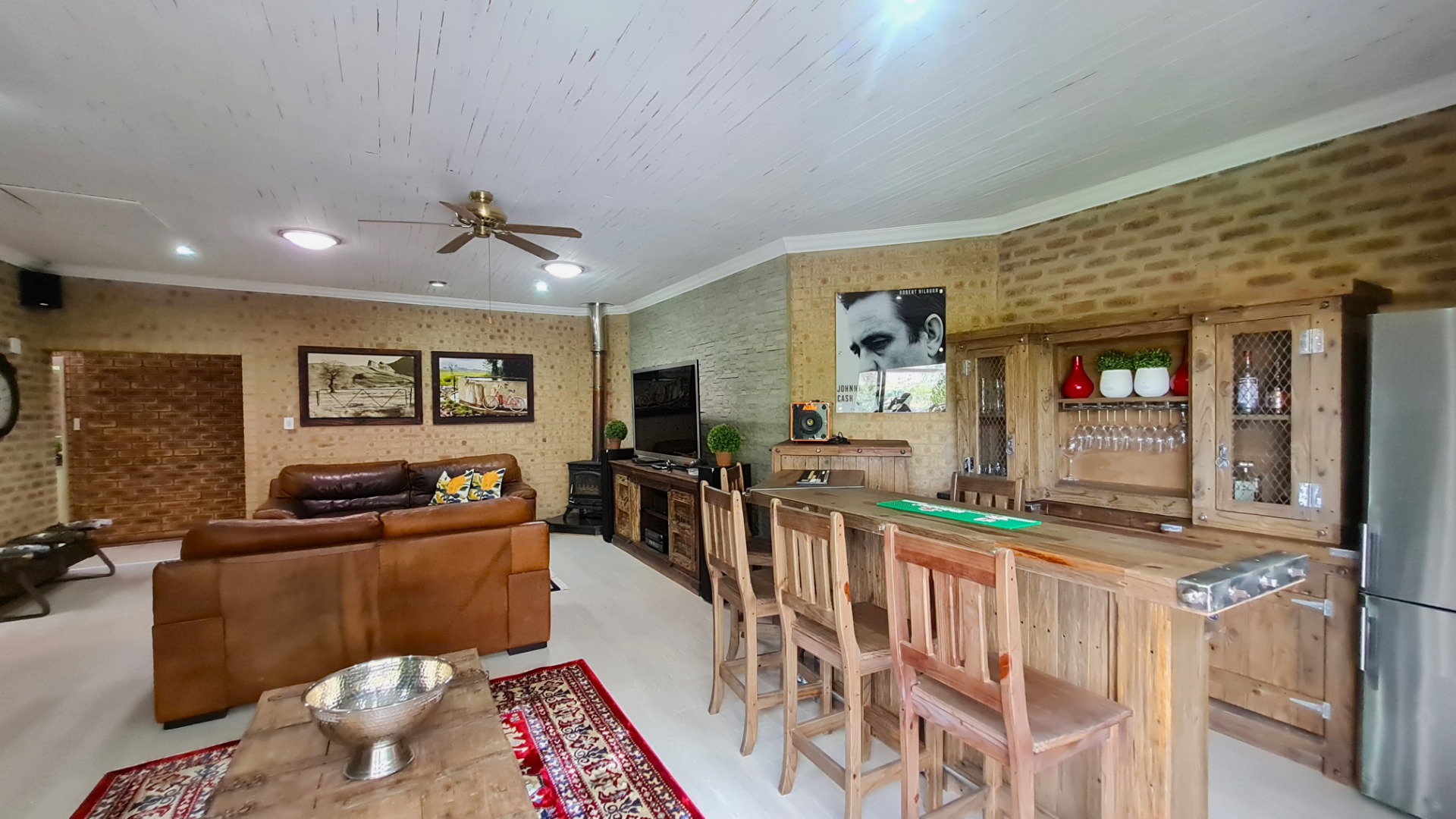 4 Bedroom House For Sale in Overkruin RE/MAX™ of Southern Africa