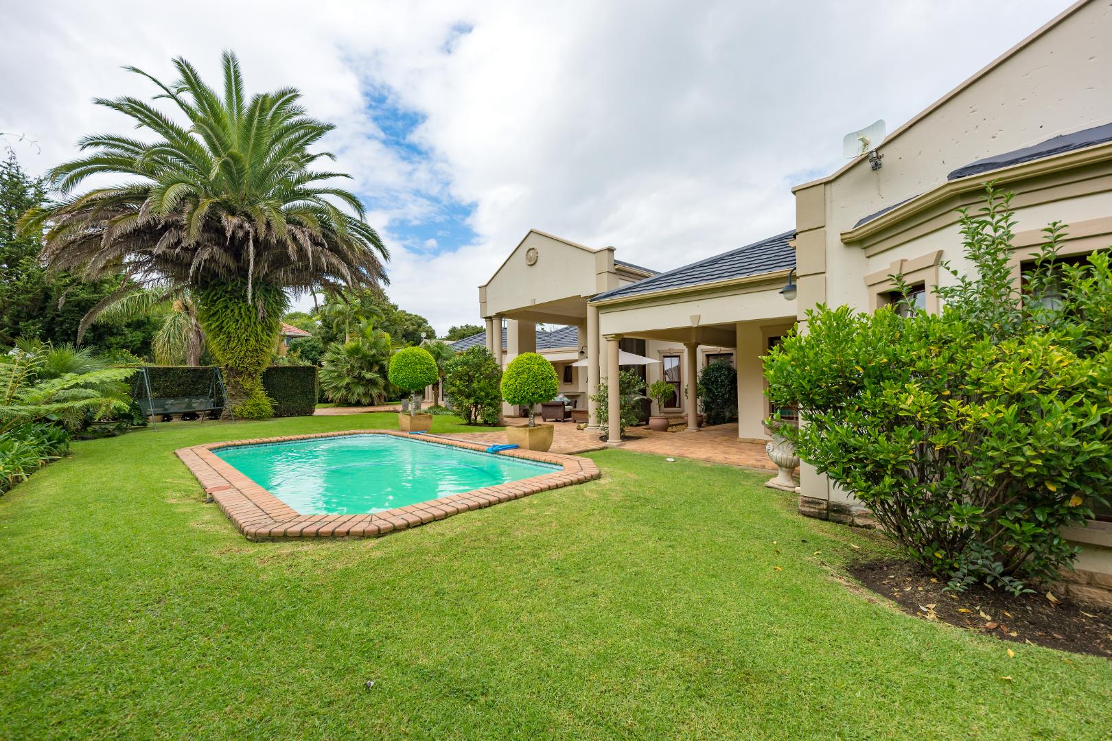 4 Bedroom House For Sale in Heatherlands RE/MAX™ of Southern Africa