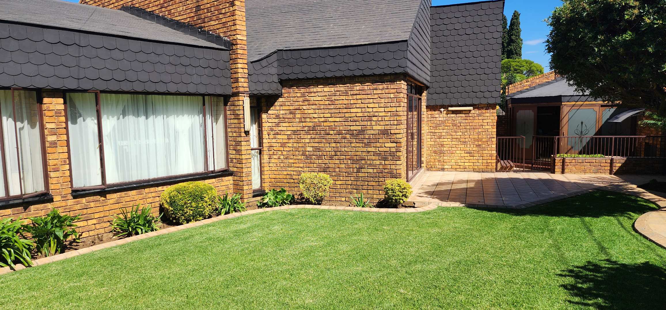 3 Bedroom House For Sale in Bassonia RE/MAX™ of Southern Africa