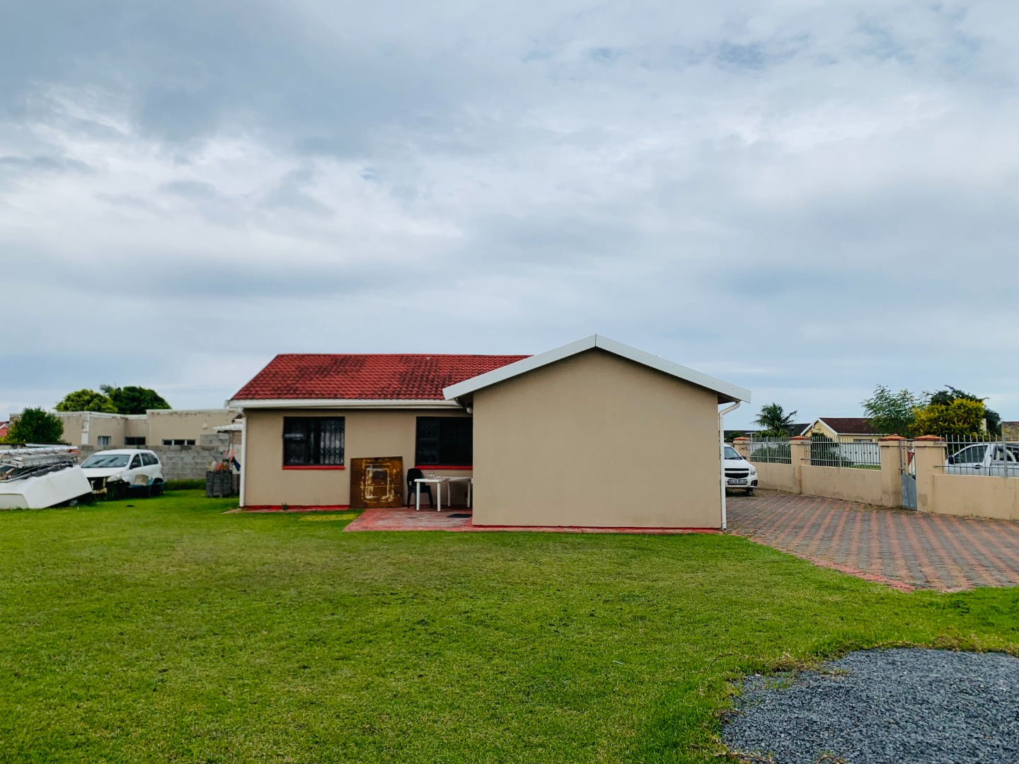 3 Bedroom House To Rent in Gonubie RE/MAX™ of Southern Africa