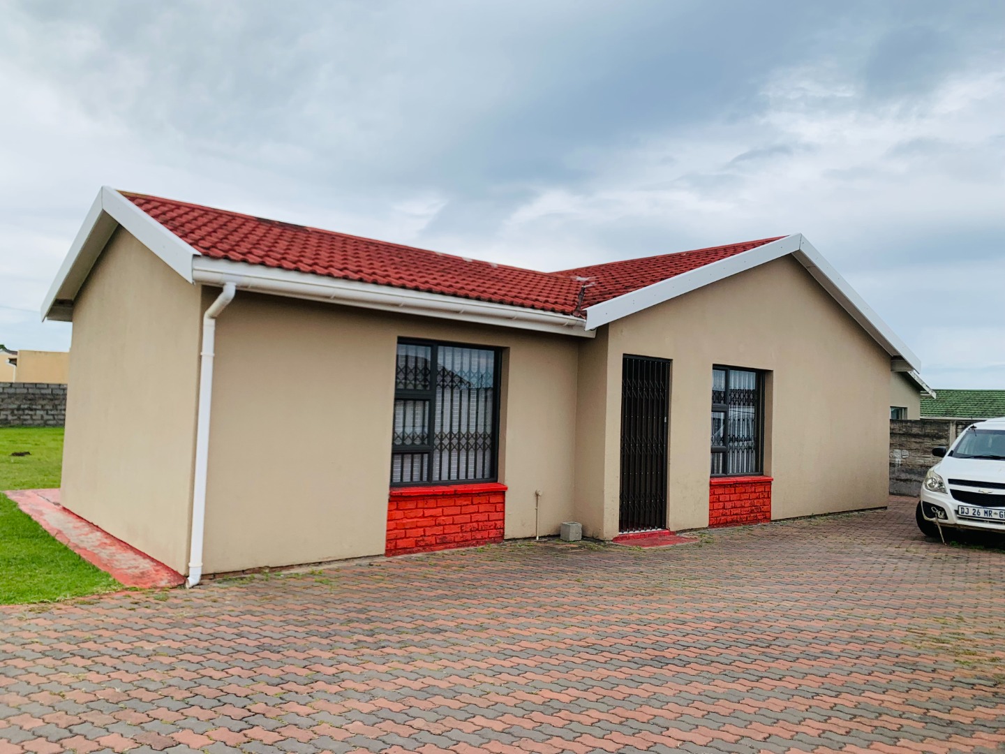 3 Bedroom House To Rent in Gonubie RE/MAX™ of Southern Africa