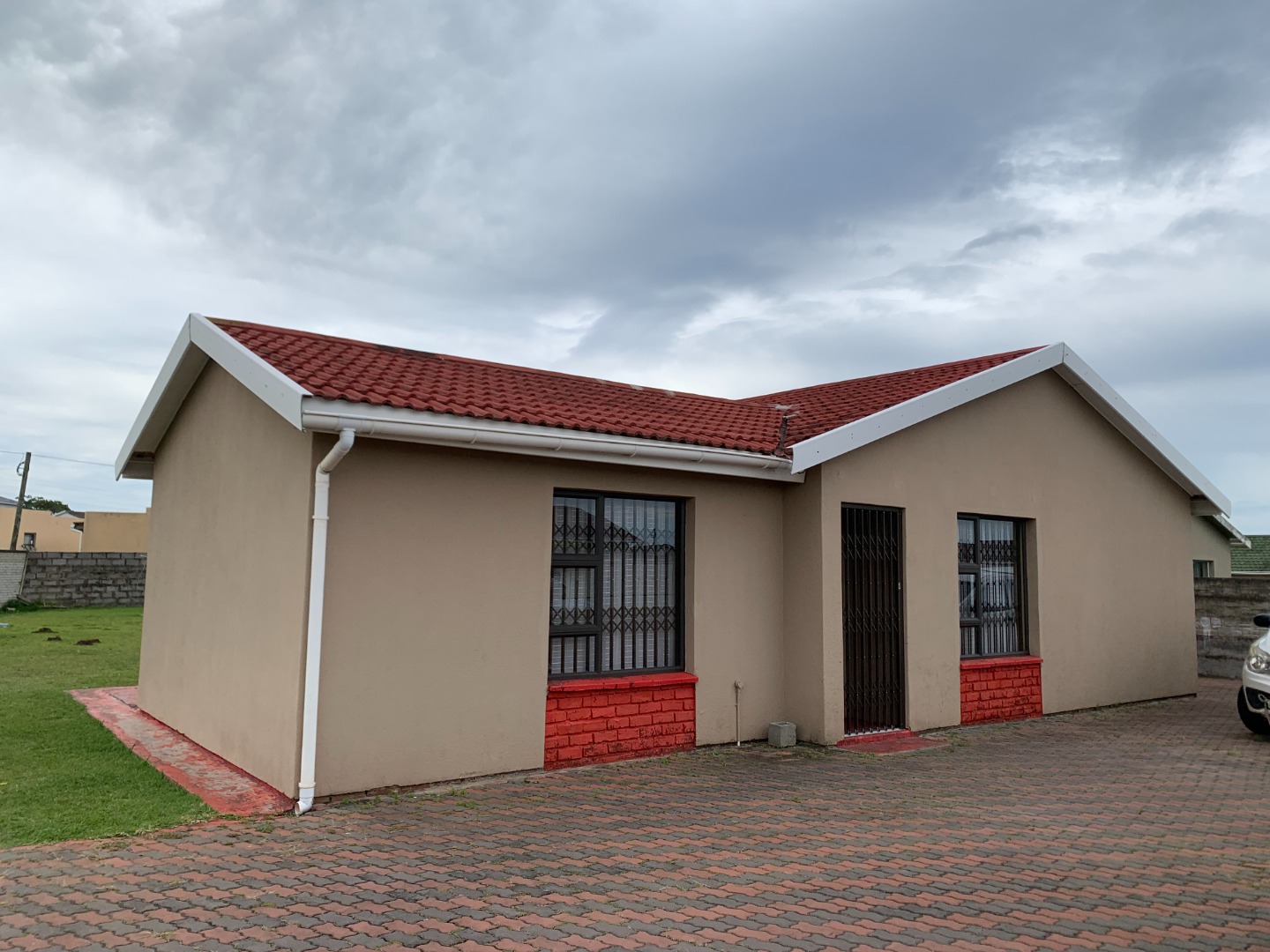 3 Bedroom House To Rent in Gonubie RE/MAX™ of Southern Africa