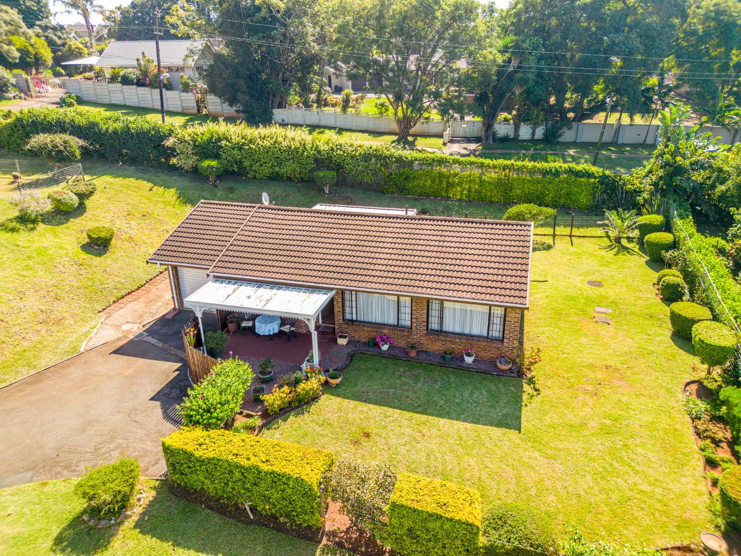 3 Bedroom Townhouse For Sale in Waterfall RE/MAX™ of Southern Africa