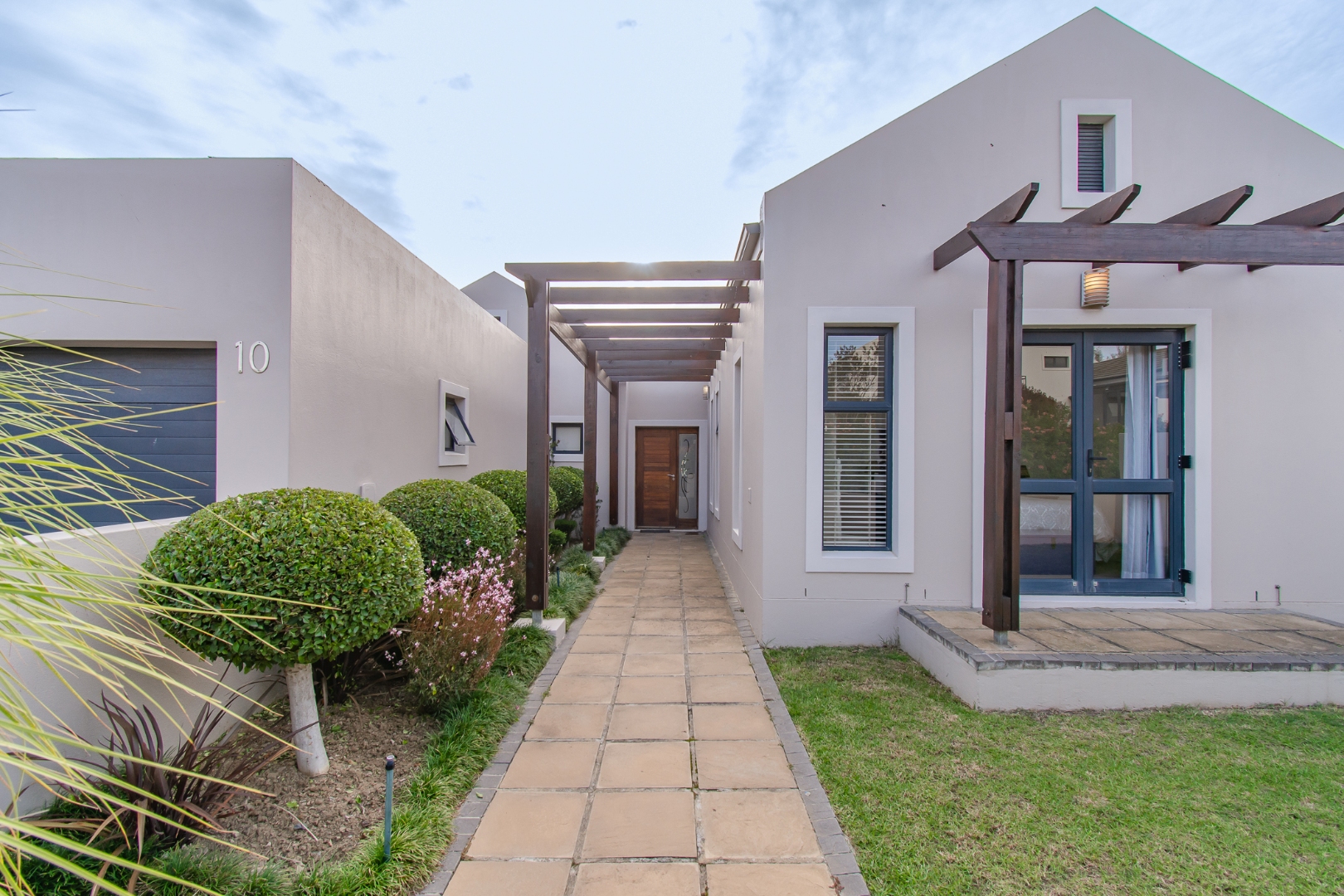 3 Bedroom House For Sale in Kelderhof Country Village RE/MAX™ of