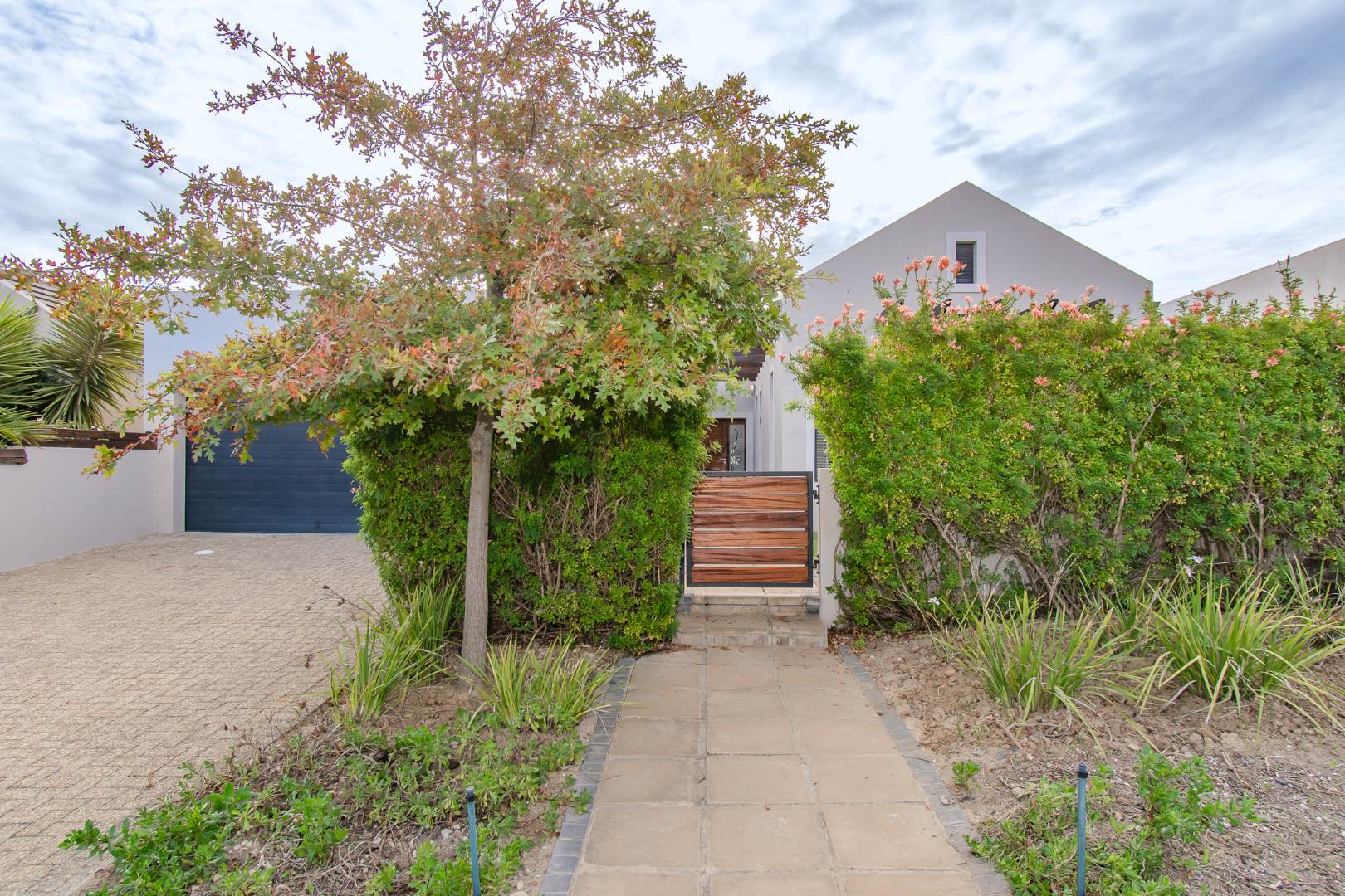 3 Bedroom House For Sale in Kelderhof Country Village RE/MAX™ of