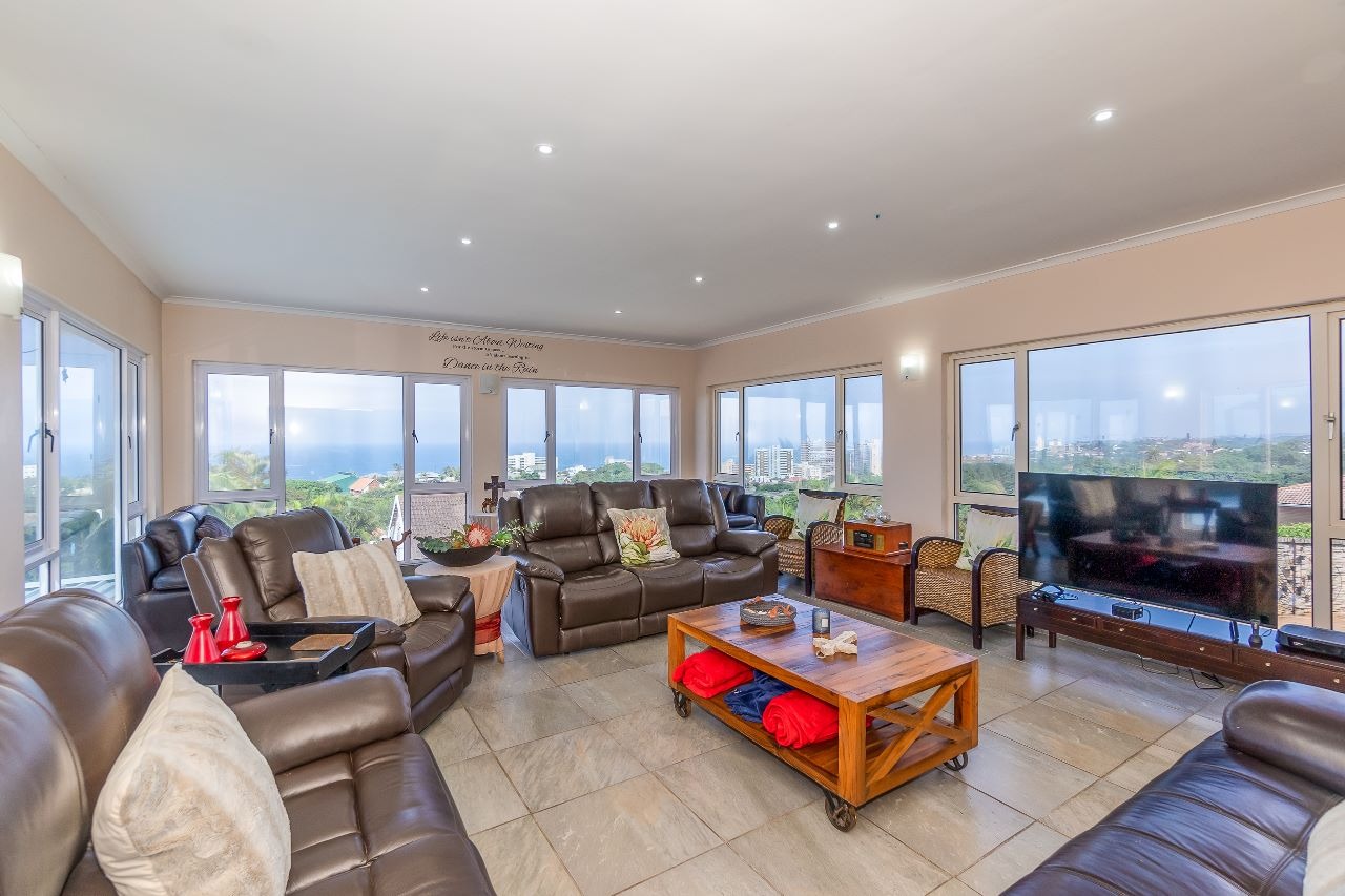 3 Bedroom Townhouse For Sale in Amanzimtoti RE/MAX™ of Southern Africa