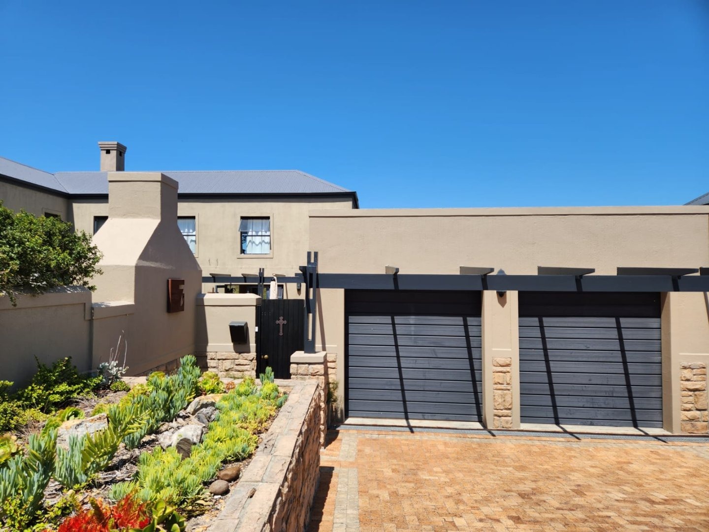 4 Bedroom House For Sale in Atlantic Beach Golf Estate RE/MAX™ of