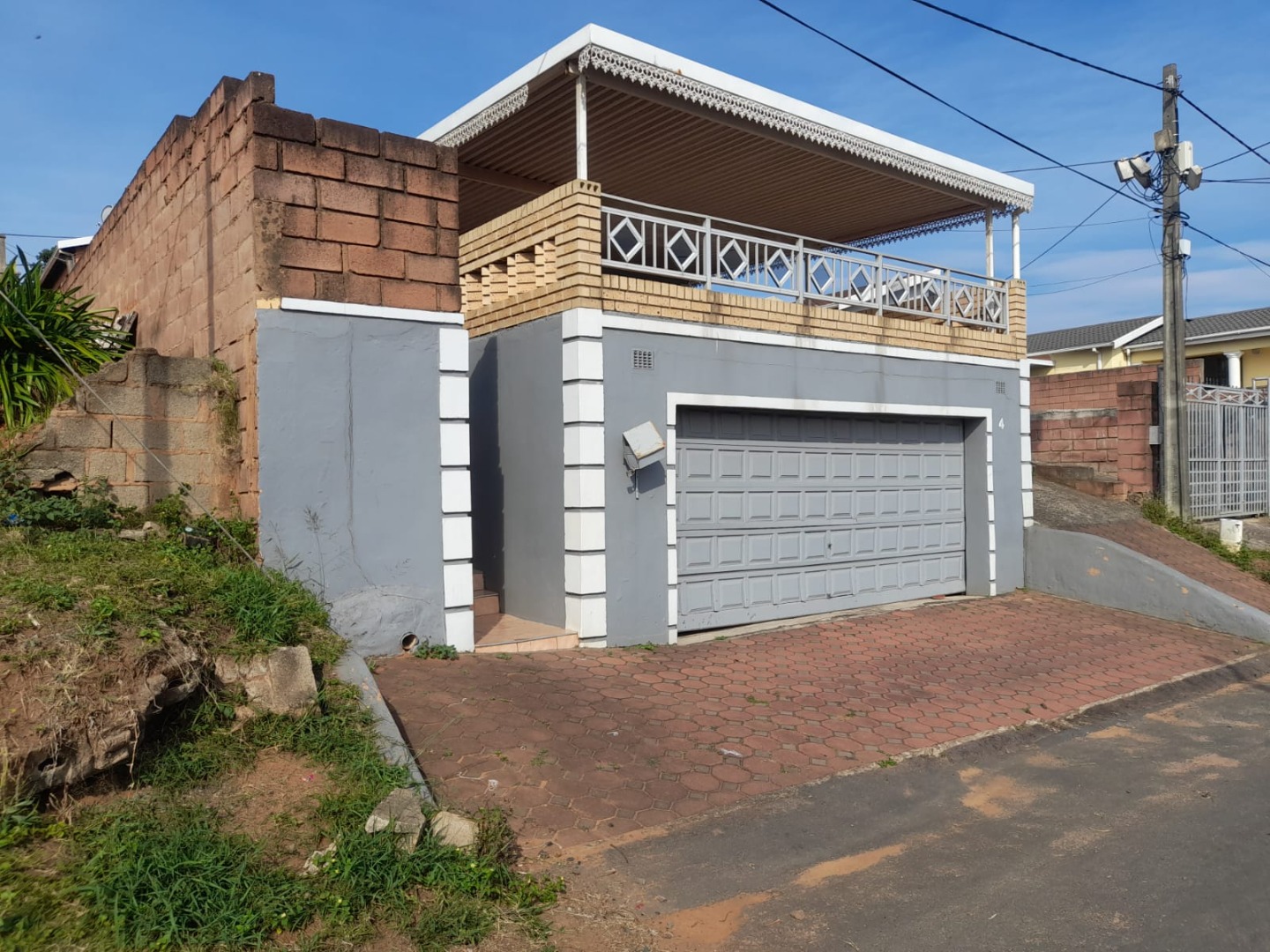 3 Bedroom House For Sale in Orient Hills RE/MAX™ of Southern Africa