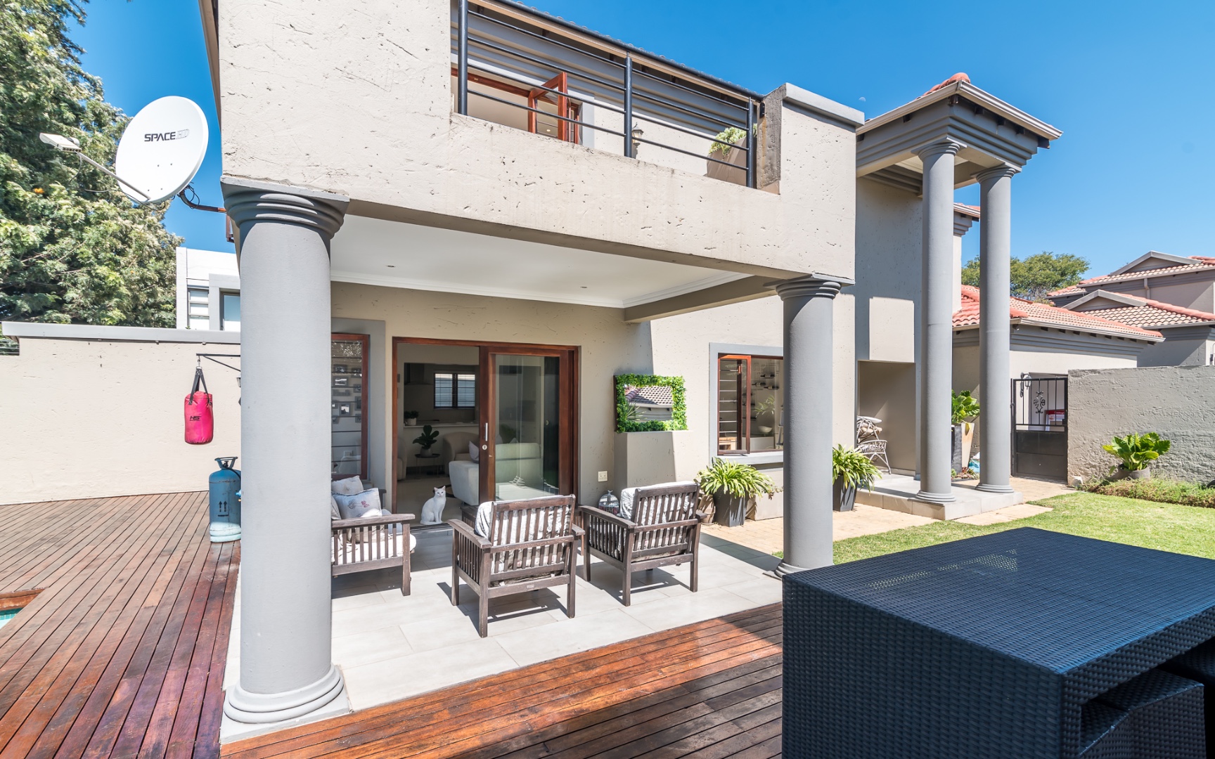 3 Bedroom House For Sale in Bryanston RE/MAX™ of Southern Africa