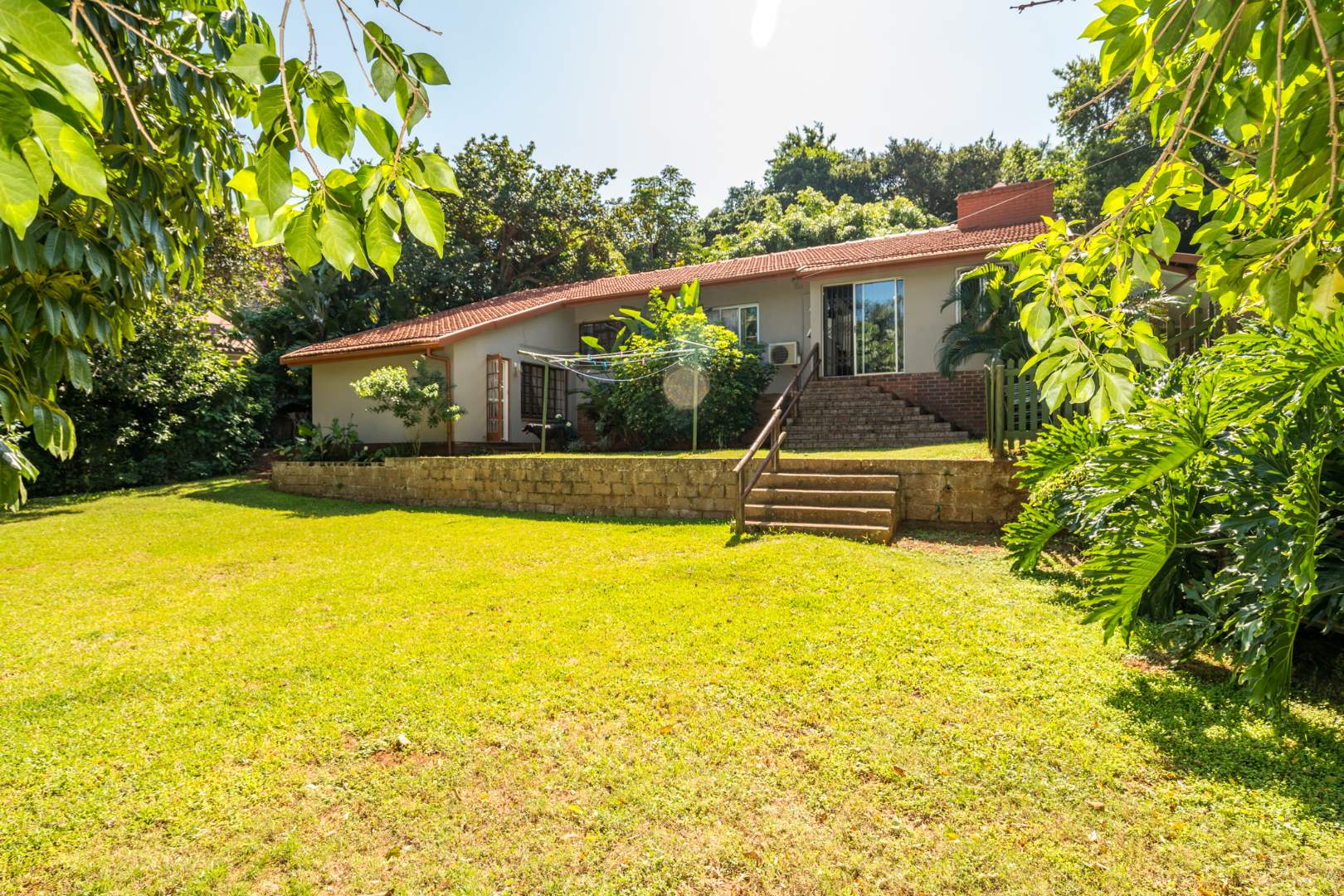 5 Bedroom House For Sale in Athlone RE/MAX™ of Southern Africa