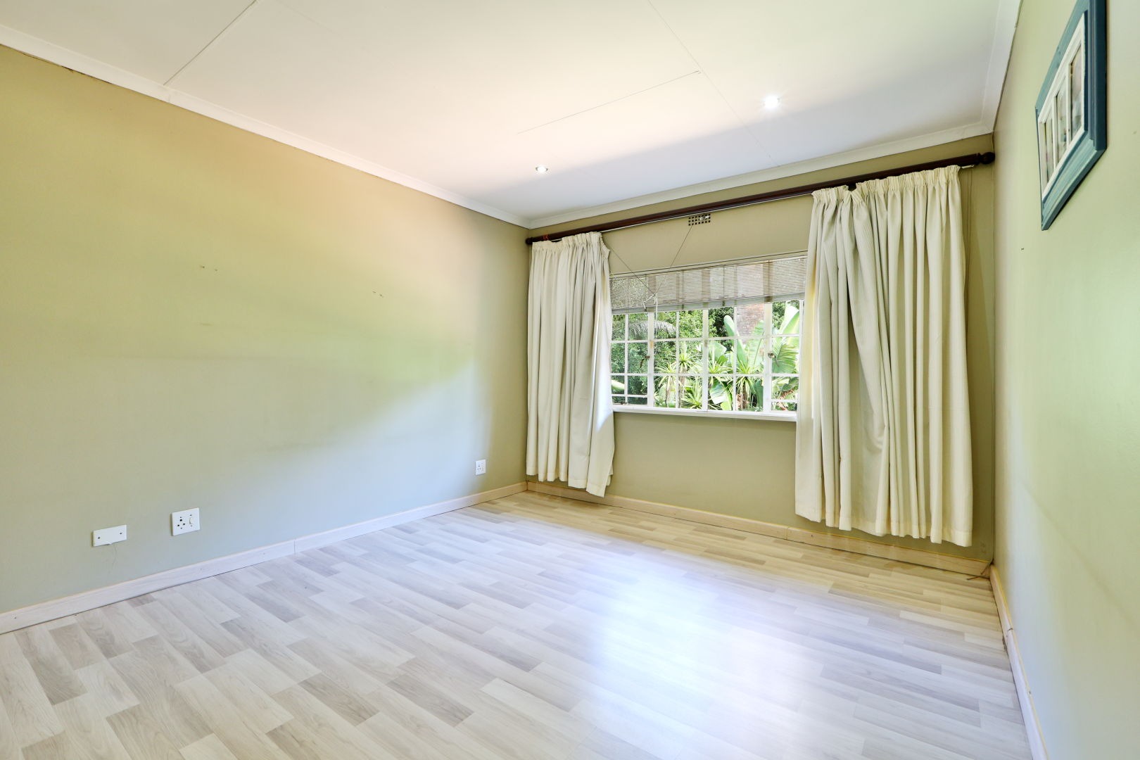 4 Bedroom House For Sale in Morningside Manor RE/MAX™ of Southern Africa