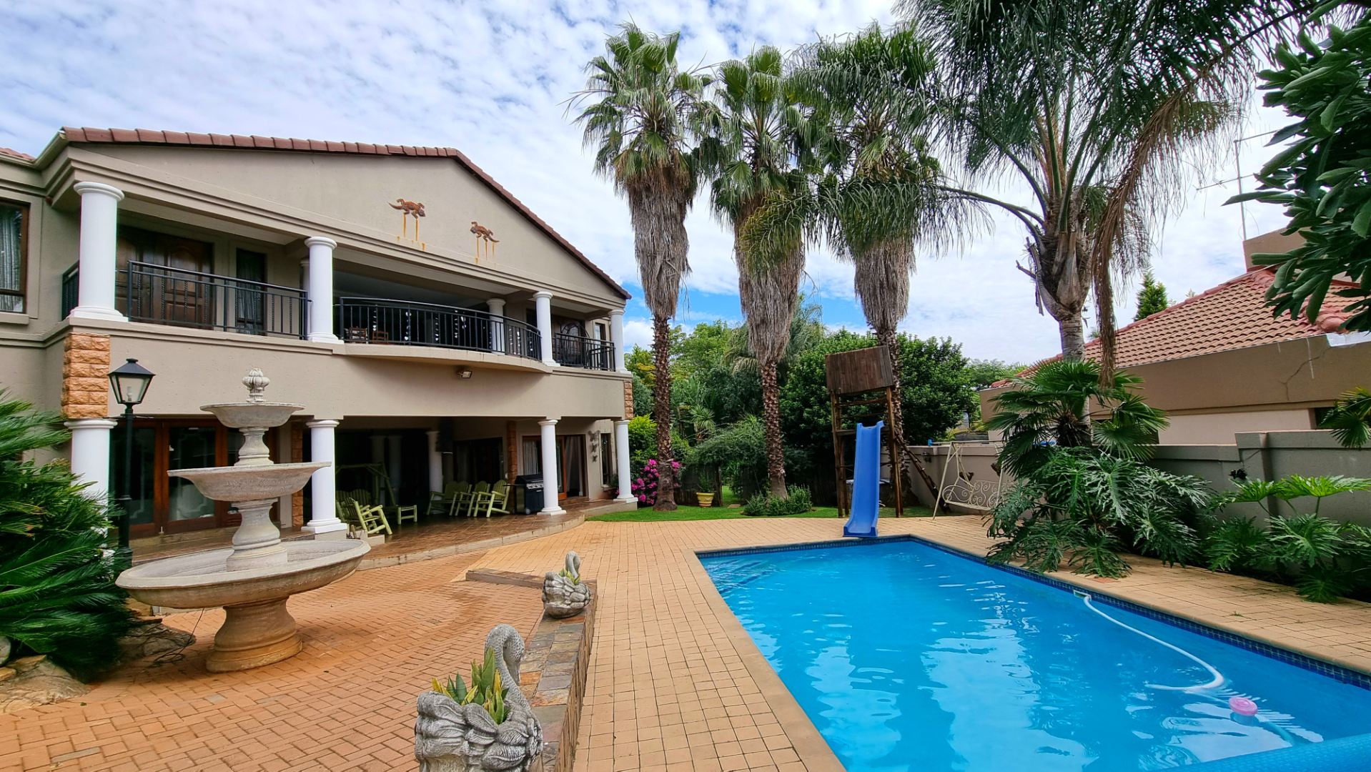 8 Bedroom House For Sale in Ruimsig | RE/MAX™ of Southern Africa