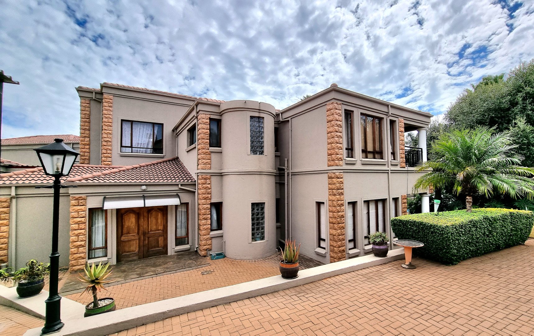 8 Bedroom House For Sale in Ruimsig RE/MAX™ of Southern Africa
