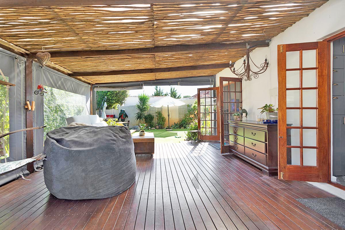 3 Bedroom House For Sale in Plumstead RE/MAX™ of Southern Africa