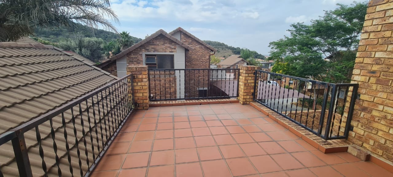 4 Bedroom House To Rent in Meyersdal RE/MAX™ of Southern Africa
