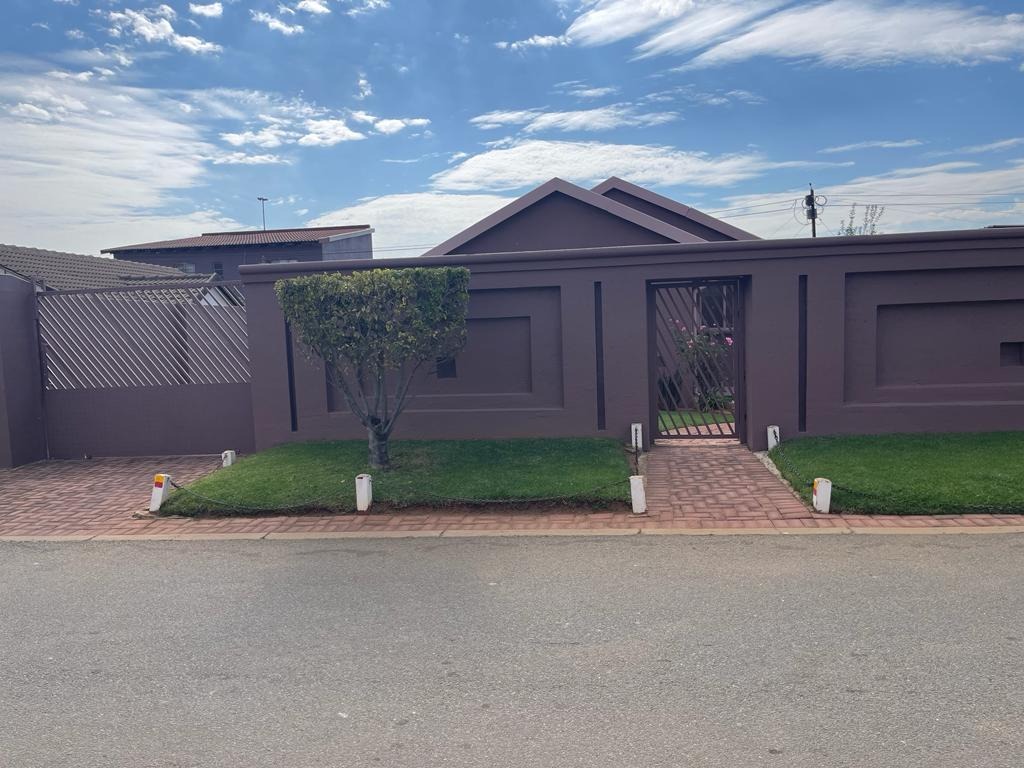 Property for sale in Ormonde View RE/MAX™ of Southern Africa