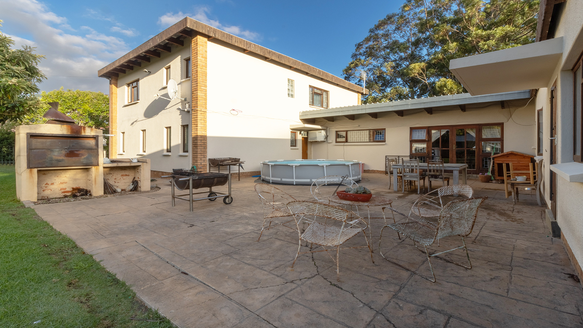 4 Bedroom House For Sale in Parel Vallei RE/MAX™ of Southern Africa