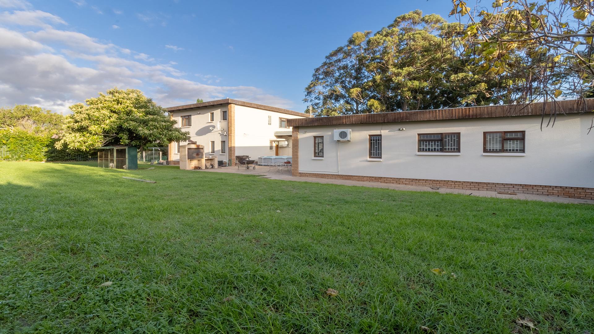 4 Bedroom House For Sale in Parel Vallei RE/MAX™ of Southern Africa