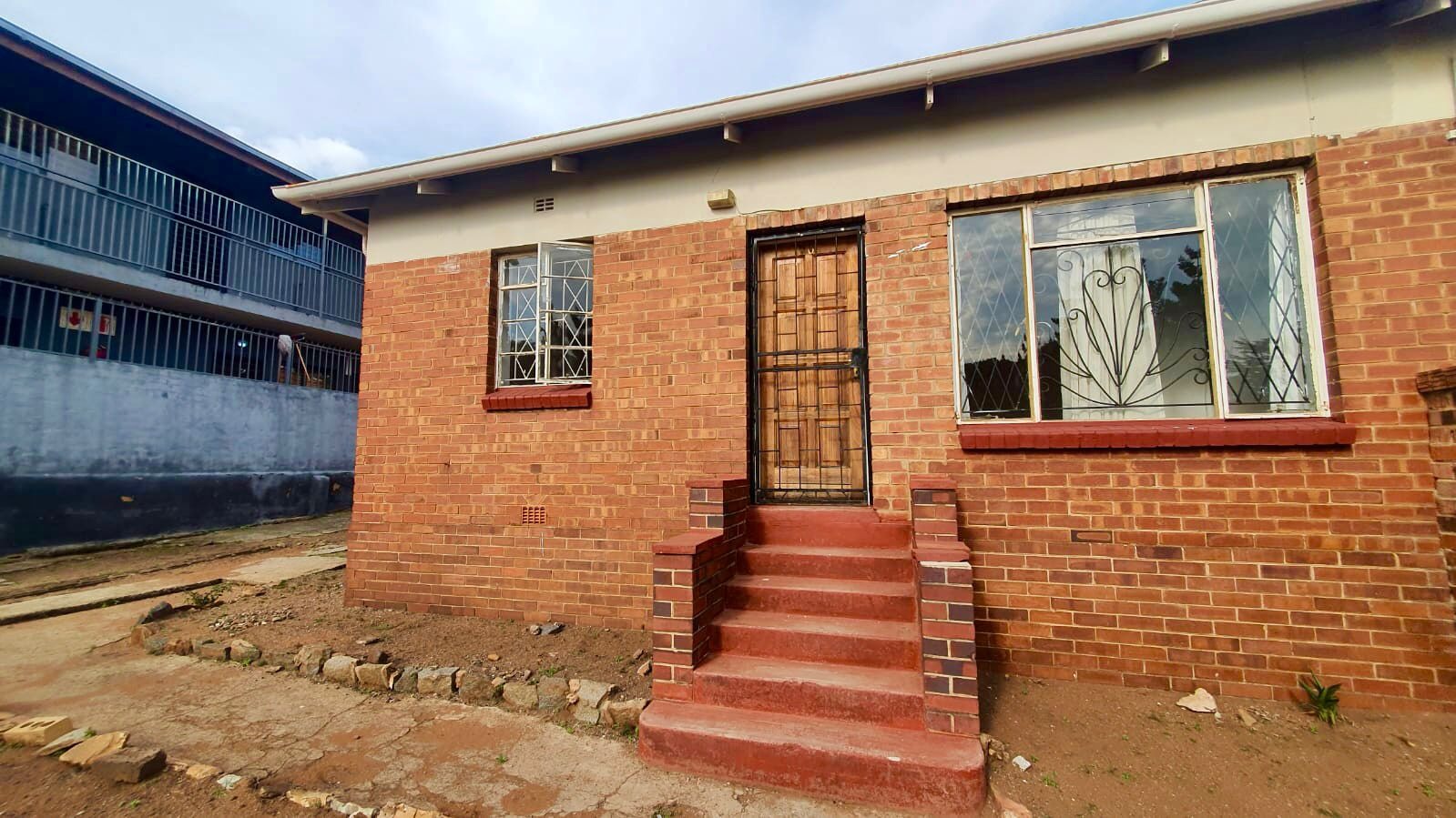 3 Bedroom House For Sale in Coronationville RE/MAX™ of Southern Africa